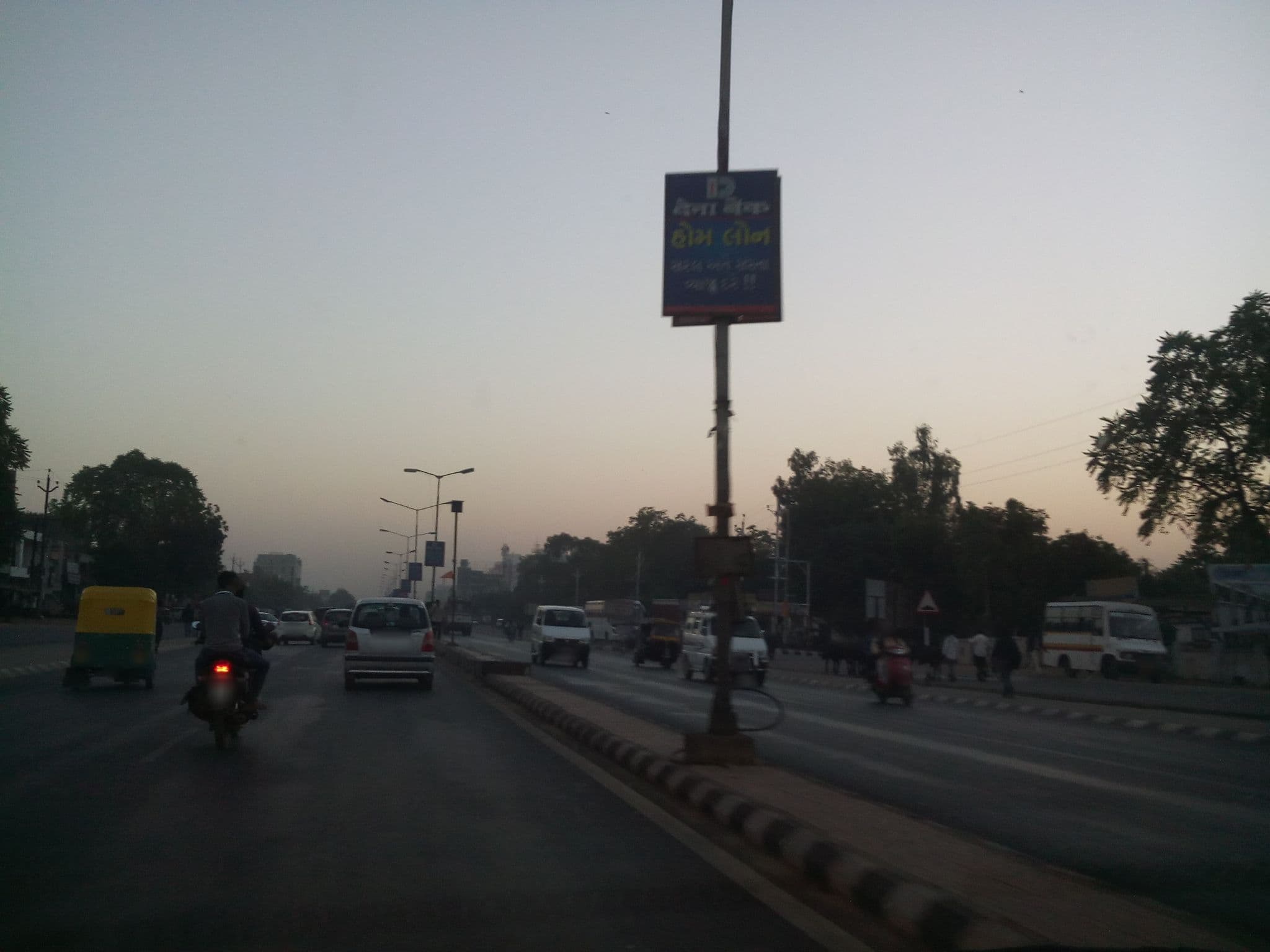 Street view near Maganlal bhakhrisakvada 2, Mahesāna — © shravan91 (CC BY-SA · Mapillary)