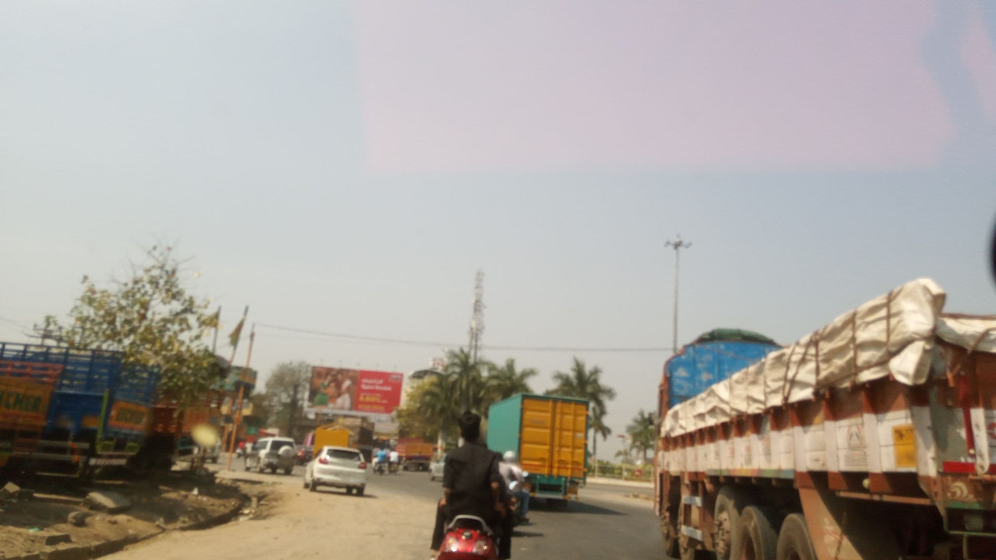 Street view near Arya Bhavan Hotel, Kondalampatti — © pradeepbv (CC BY-SA · Mapillary)