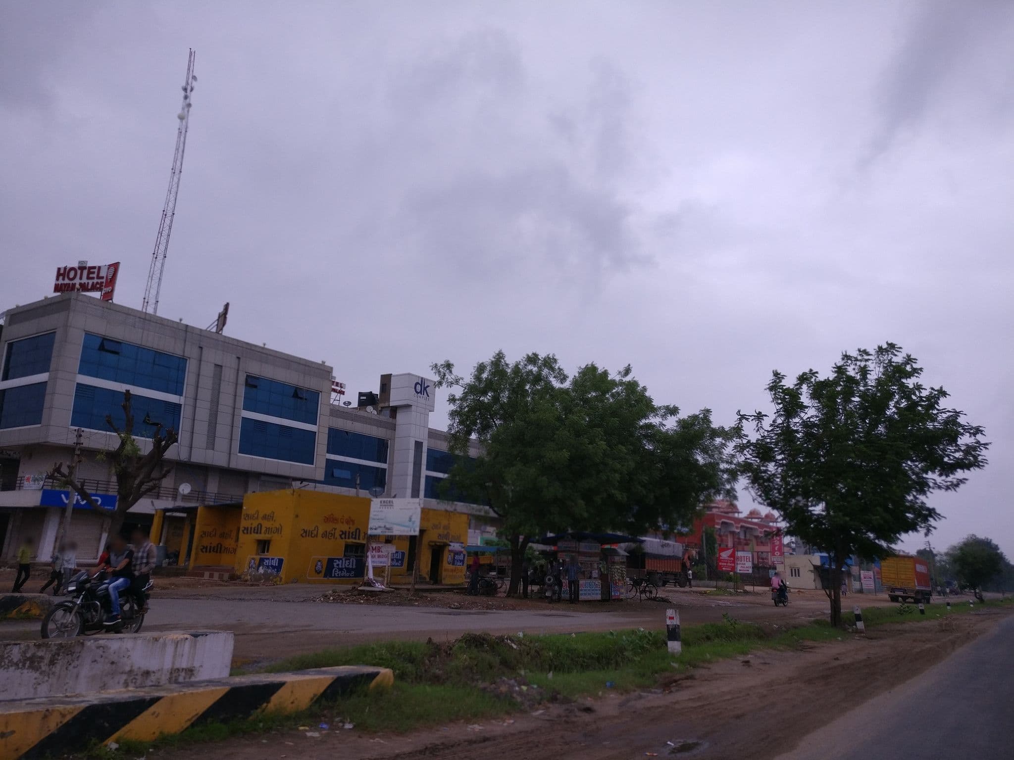 Street view near Hotel Nayan palace, Chhatral INA — © abidandroid286 (CC BY-SA · Mapillary)