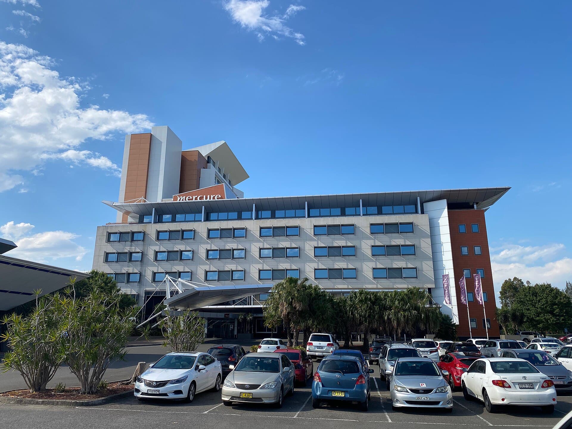 Mercure Liverpool (via Wikimedia Commons, CC BY-SA 4.0)