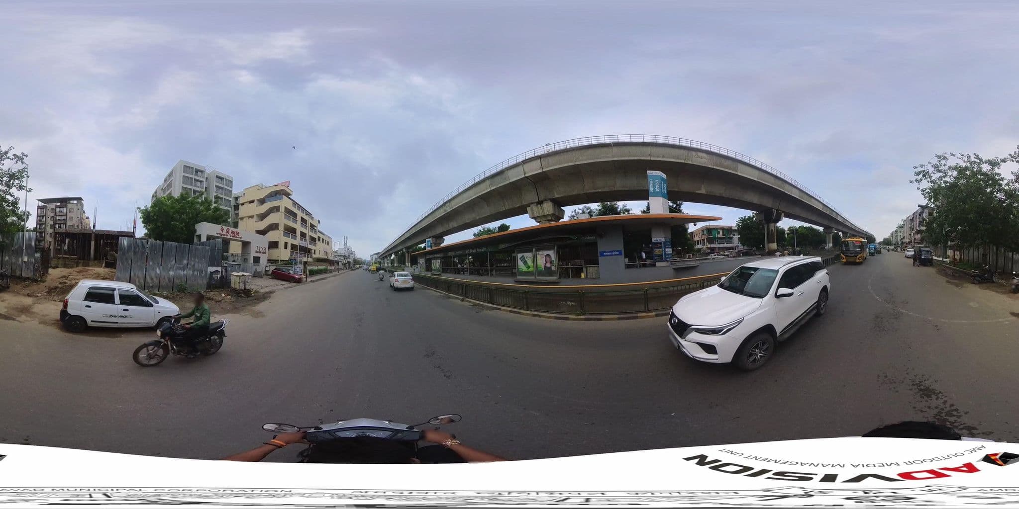 Street view near Bhavsar Hostel, Ahmadabad Cantonment — © skysign (CC BY-SA · Mapillary)