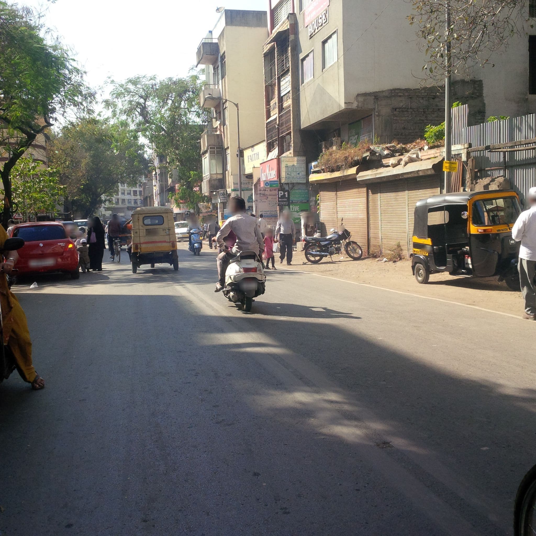 Street view near royal, Pune — © rajendrachitekar (CC BY-SA · Mapillary)