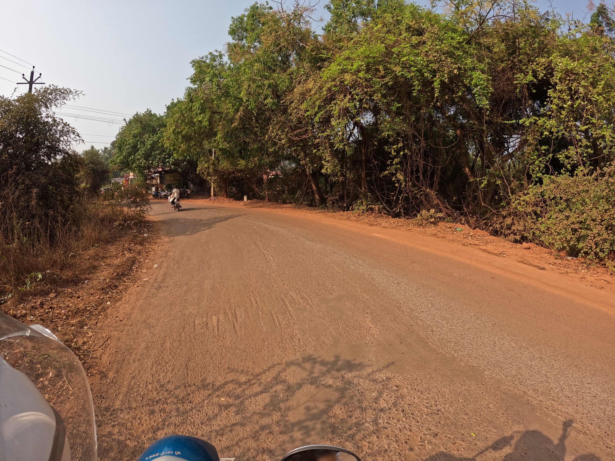 Street view near V & M Calisto Guest House, Mandrem — © lucomsky (CC BY-SA · Mapillary)
