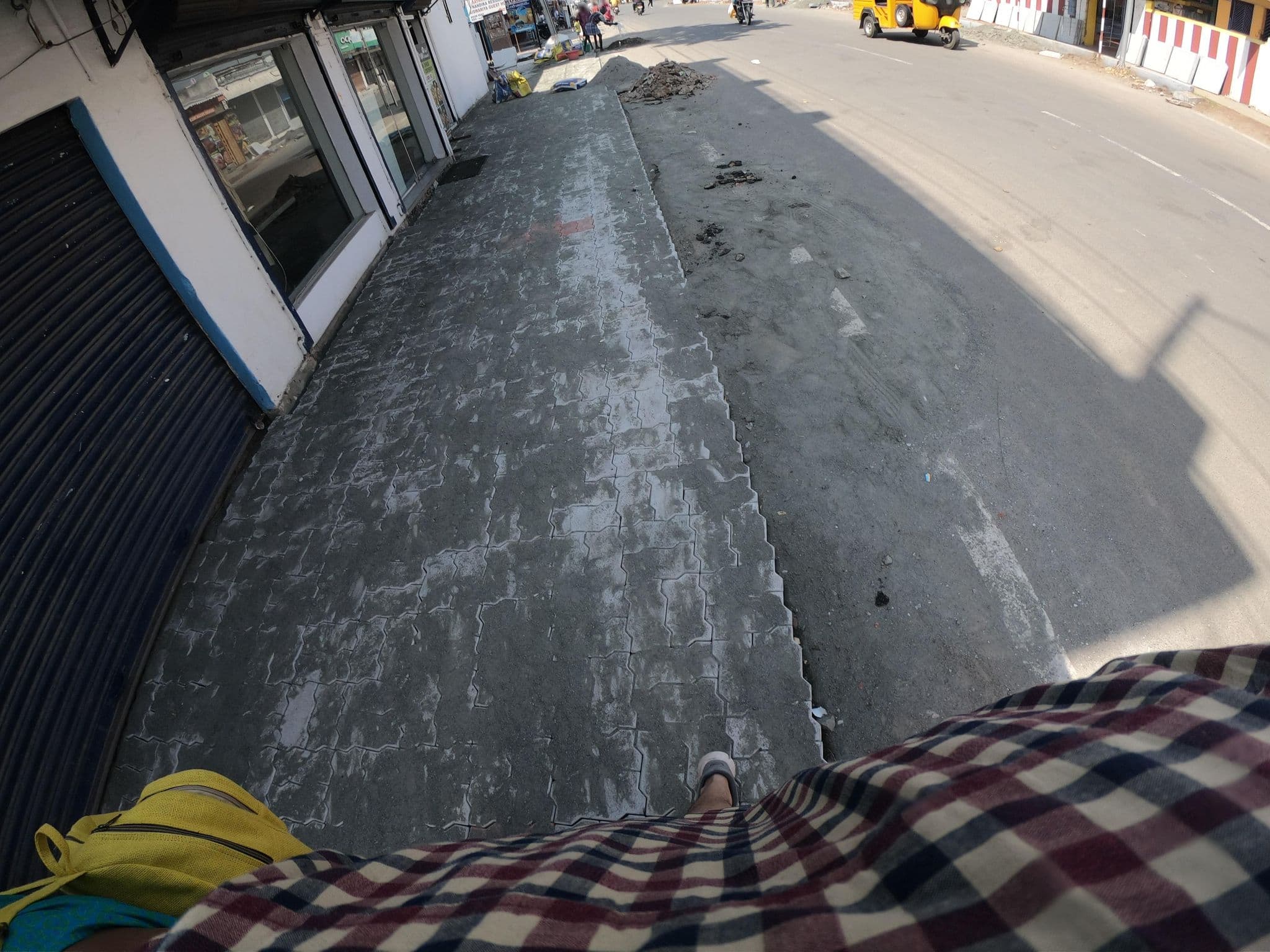 Street view near Mamalla Inn, Mahabalipuram — © olily (CC BY-SA · Mapillary)