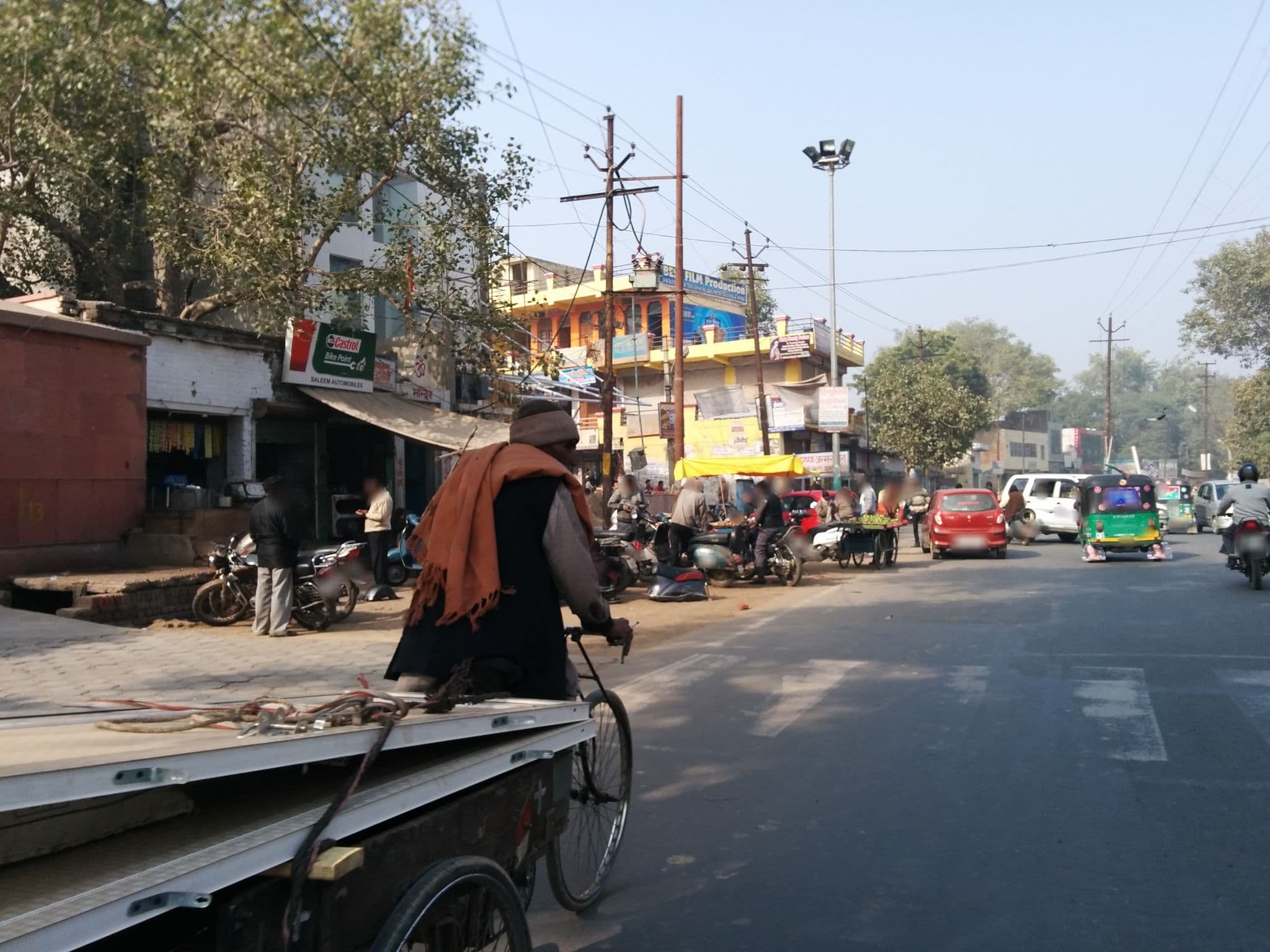 Street view near sheetal agency, Mathura — © sashazykov (CC BY-SA · Mapillary)