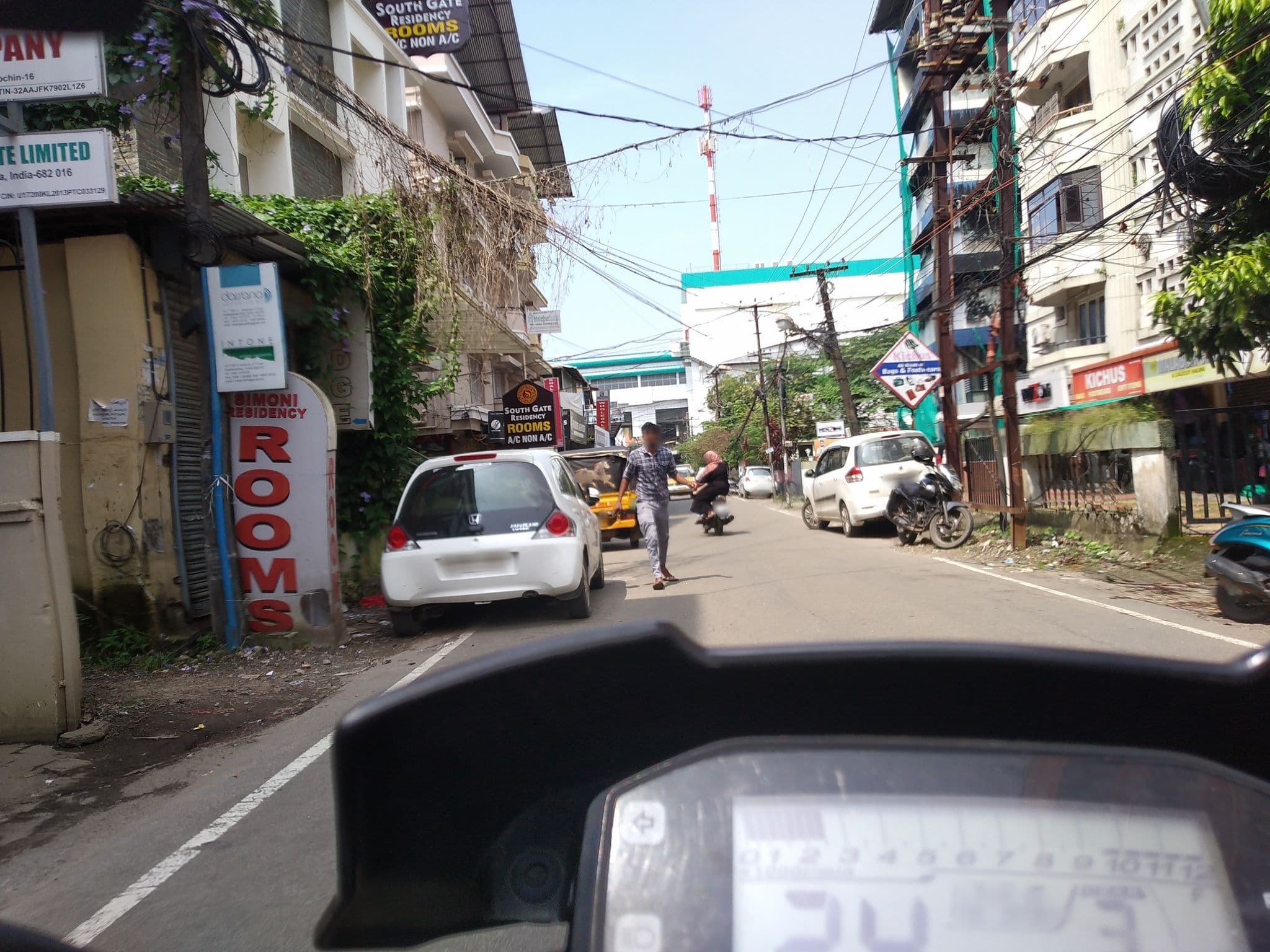 Street view near Simoni Residency, Kanayannur — © jothishbabu (CC BY-SA · Mapillary)