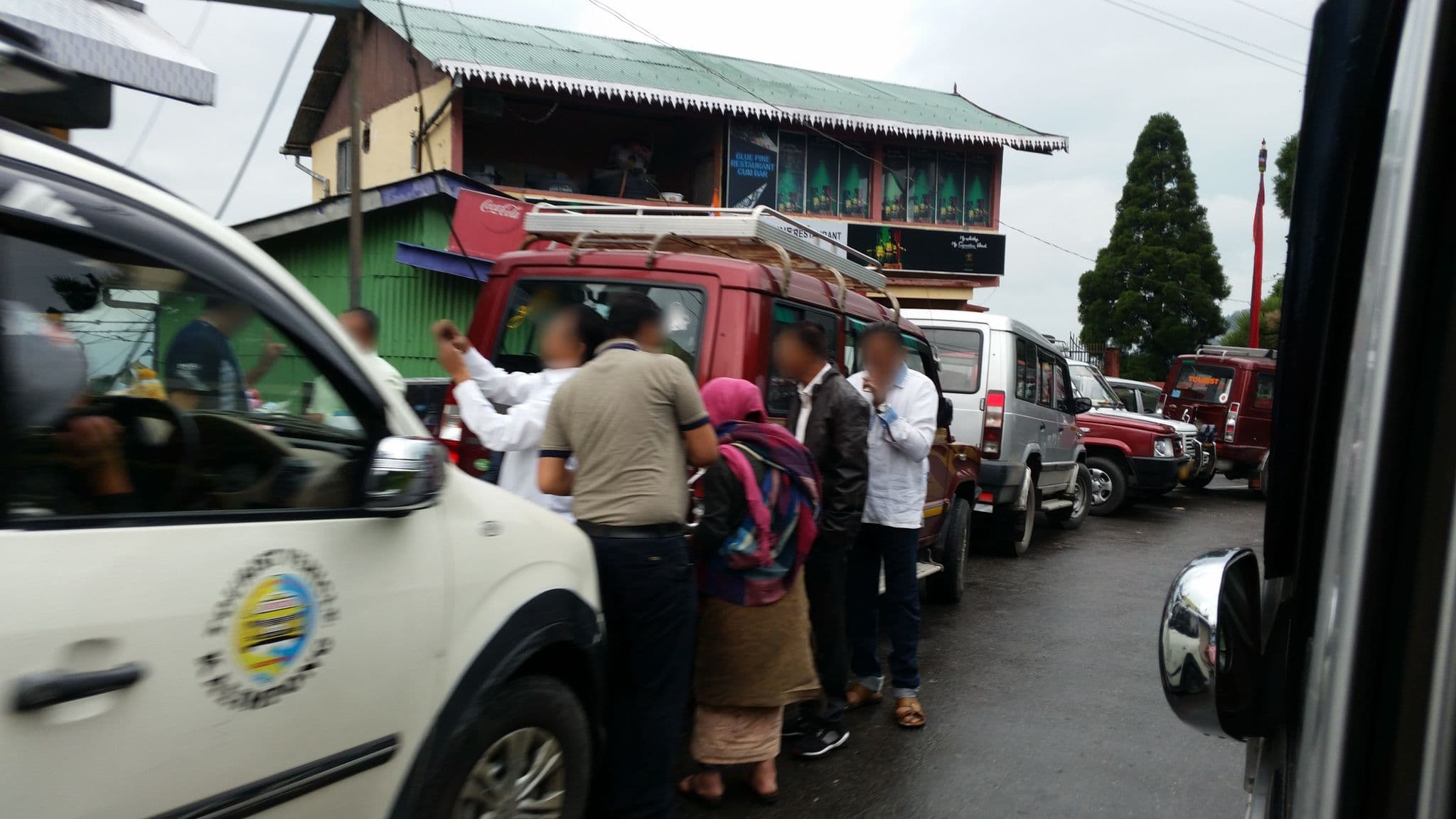 Street view near Athihi guest house, Dārjiling — © sawanshariar (CC BY-SA · Mapillary)