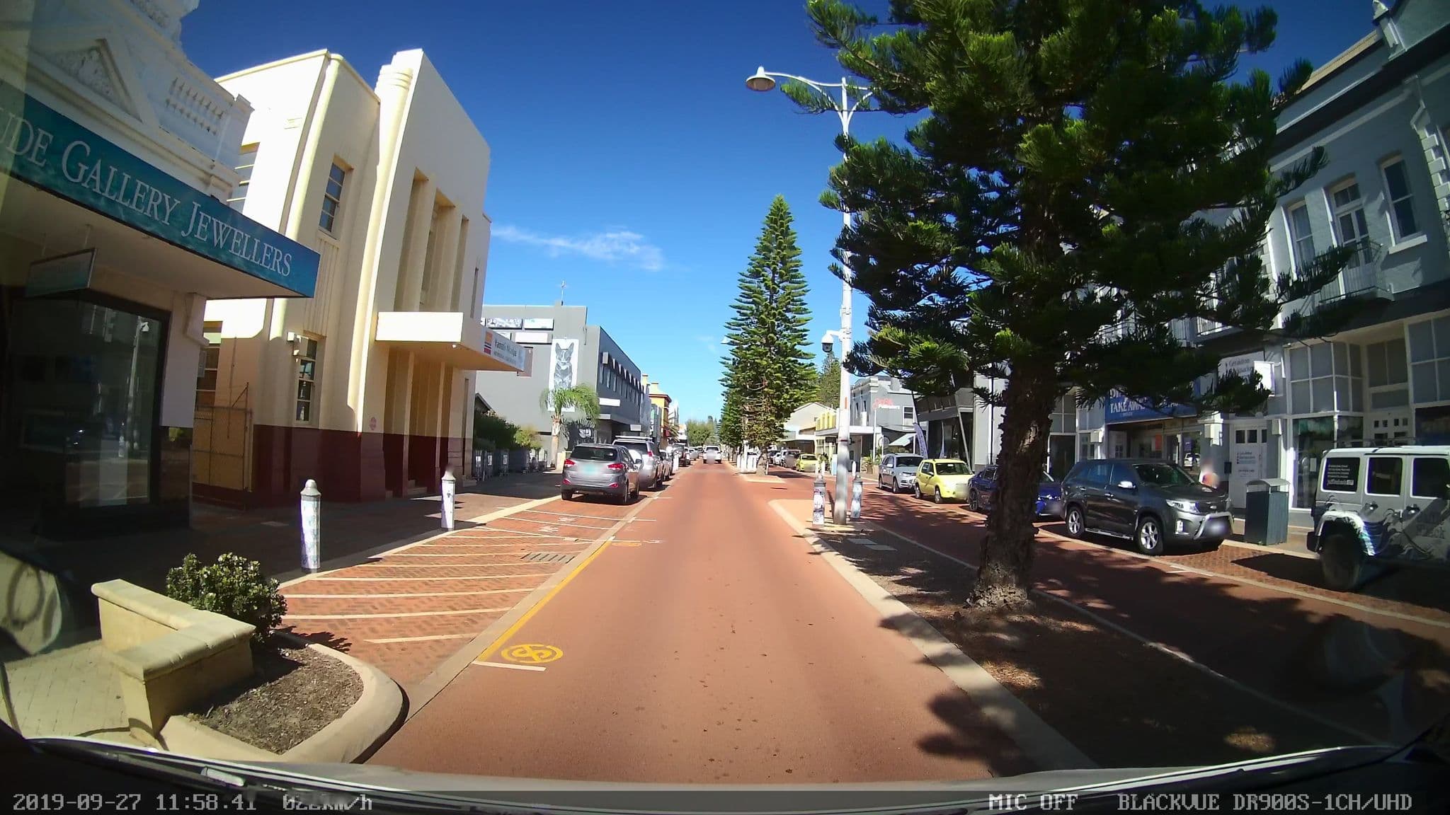 Street view near Geraldton Backpackers, Geraldton city centre — © bob3bob3 (CC BY-SA · Mapillary)