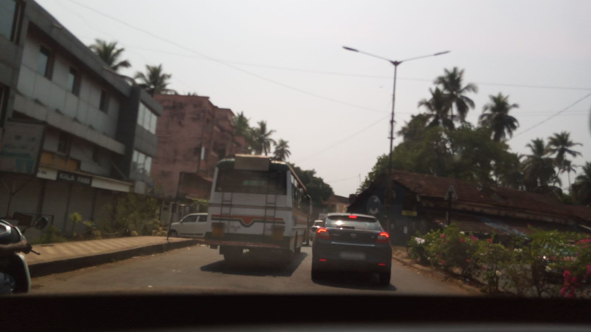 Street view near Shanbag hotel, Madgaon — © pradeepbv (CC BY-SA · Mapillary)
