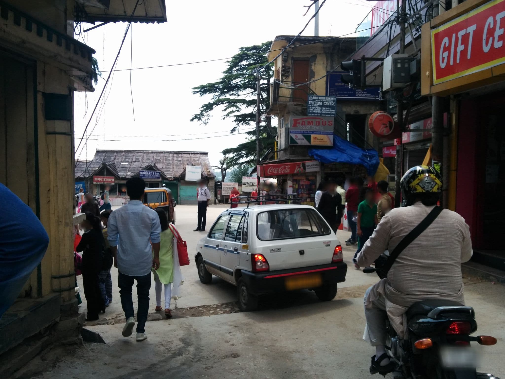 Street view near Asian Plaza, Dharamsala