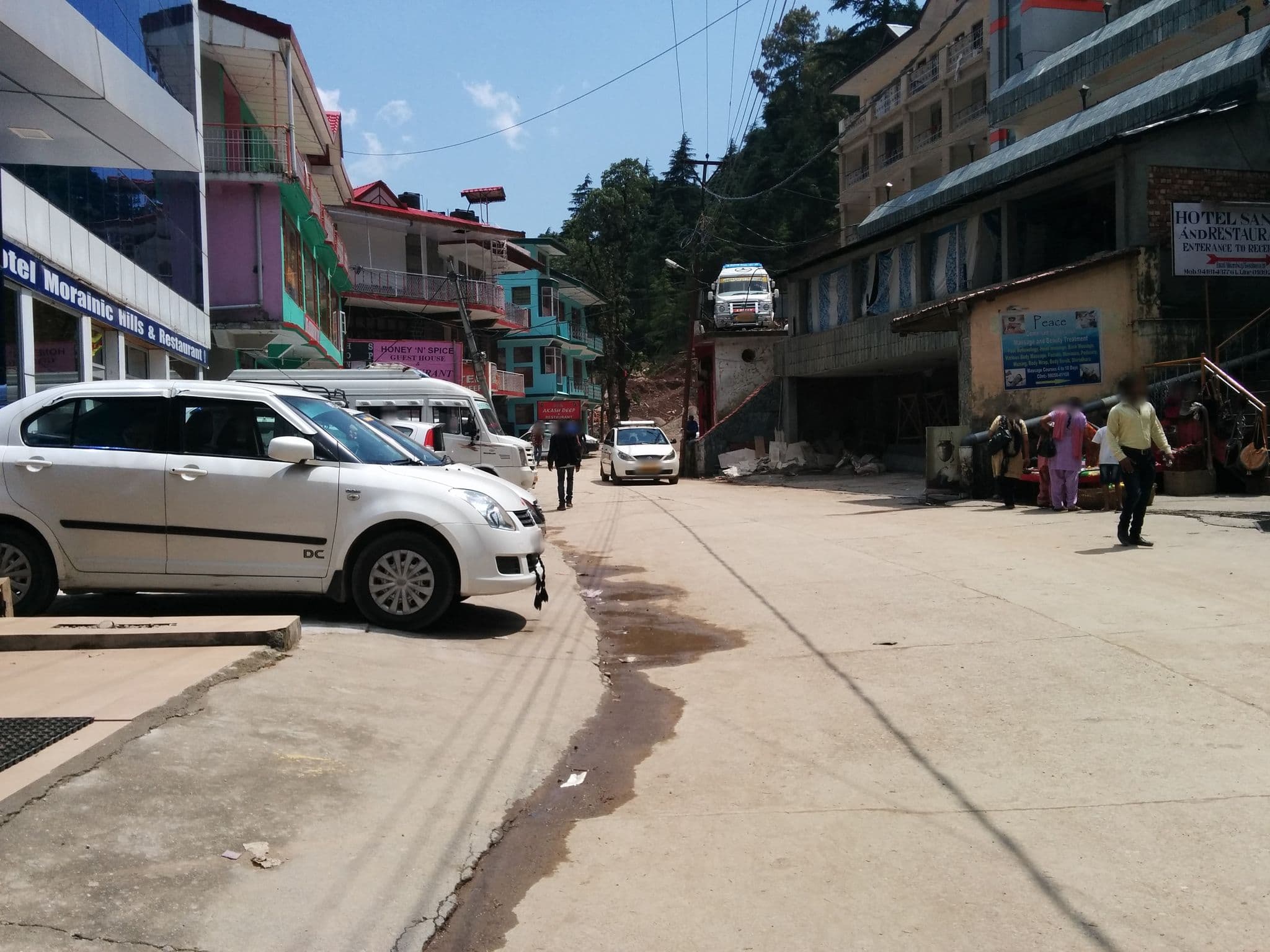 Street view near Hotel Morainic Hills, Dharamsala