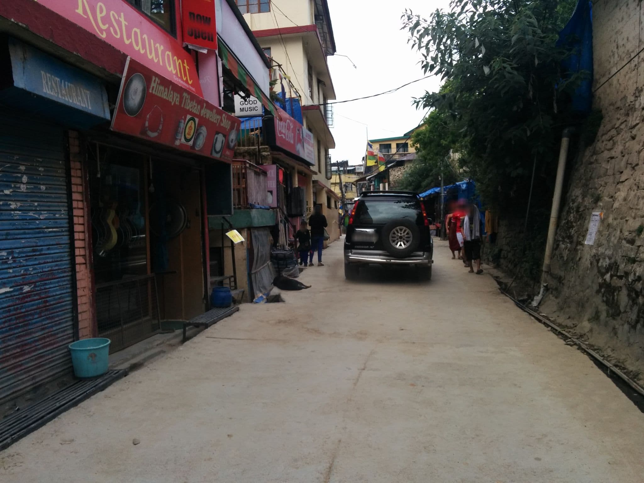 Street view near Kalsang Guest House, Dharamsala