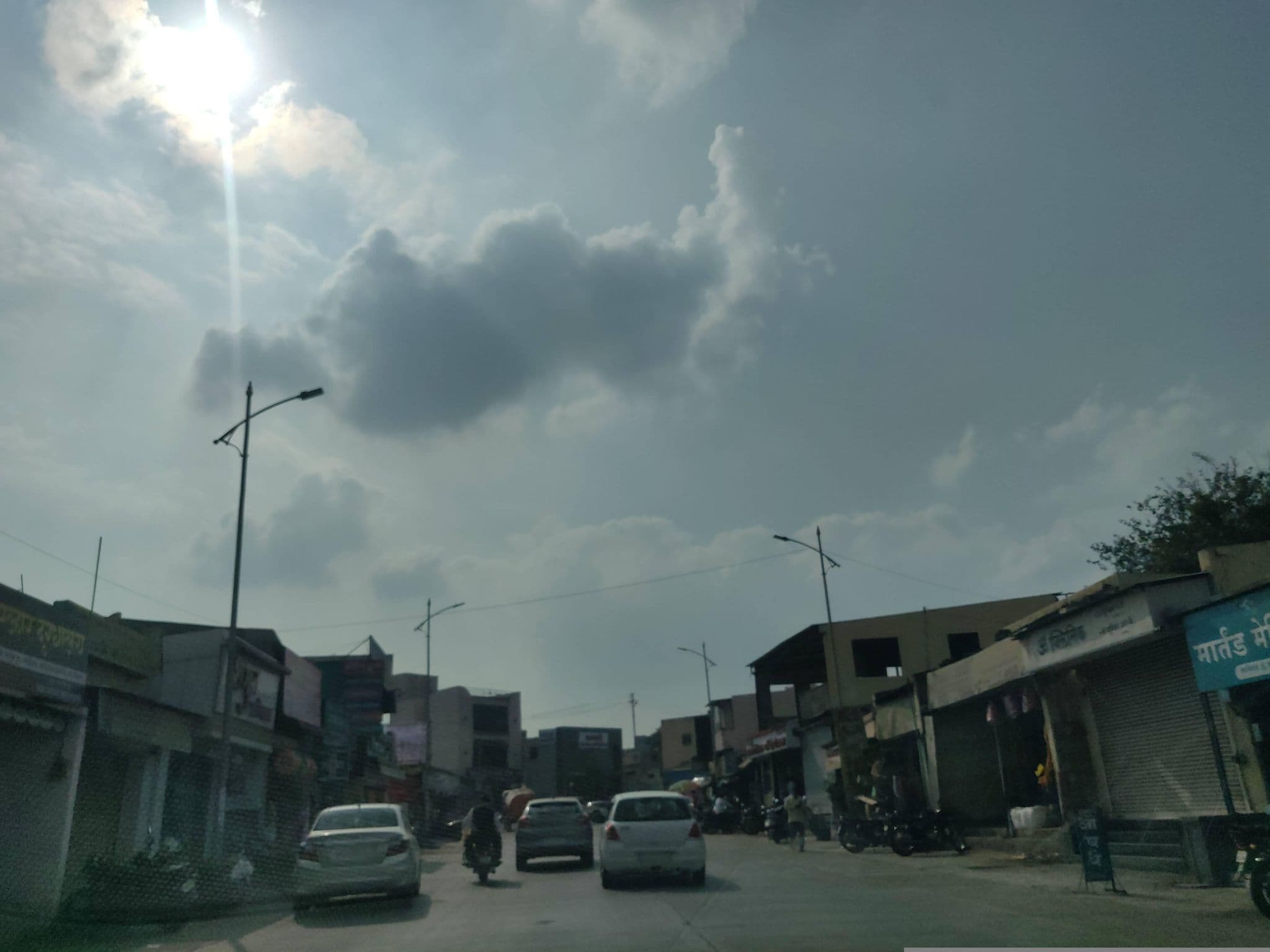 Street view near Hotel Kohinoor Jejuri, Jejūri — © AmrutaA (CC BY-SA · Mapillary)