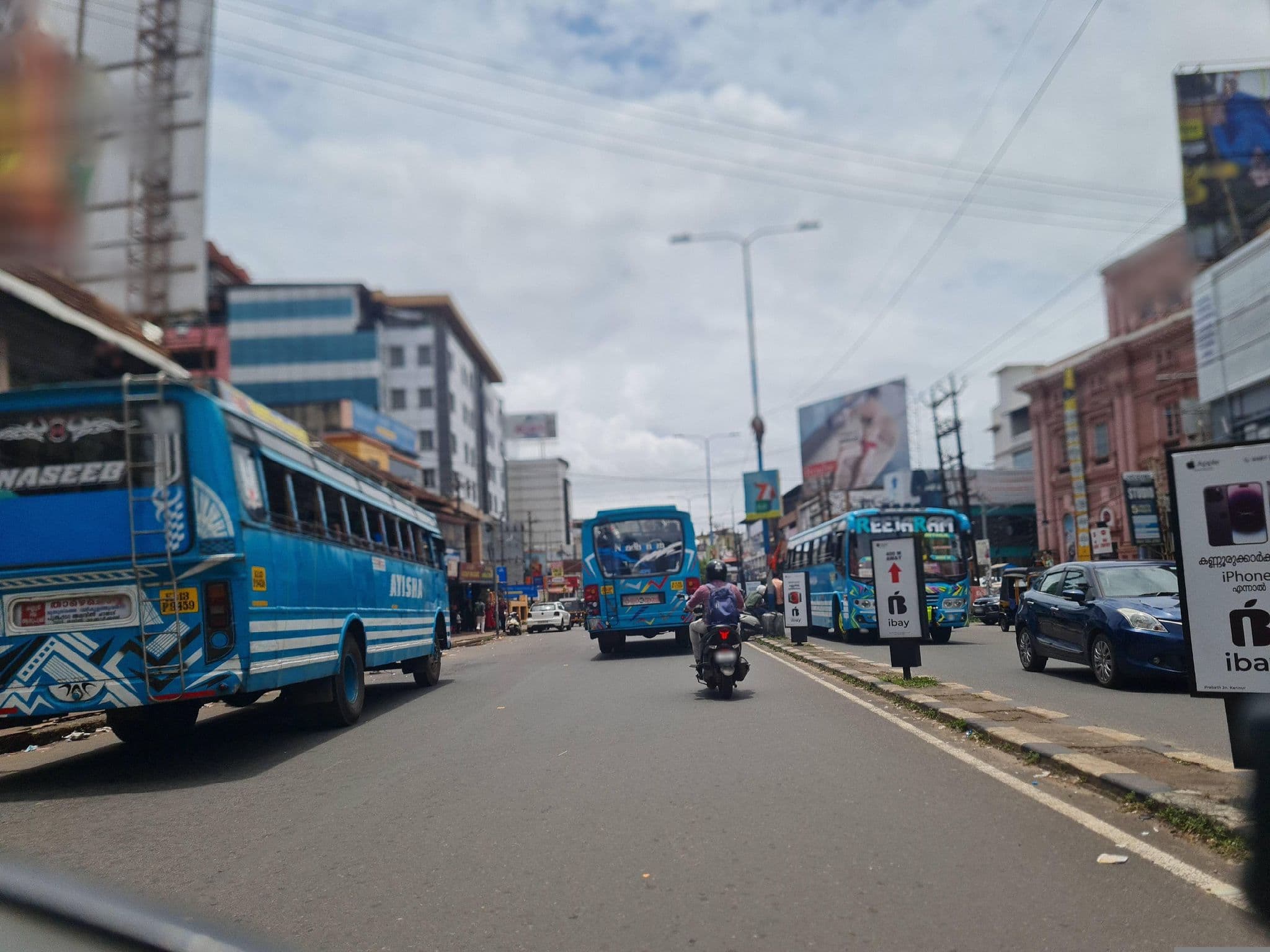 Street view near Madan Tourist Lodge, Kannur — © dinshkm (CC BY-SA · Mapillary)