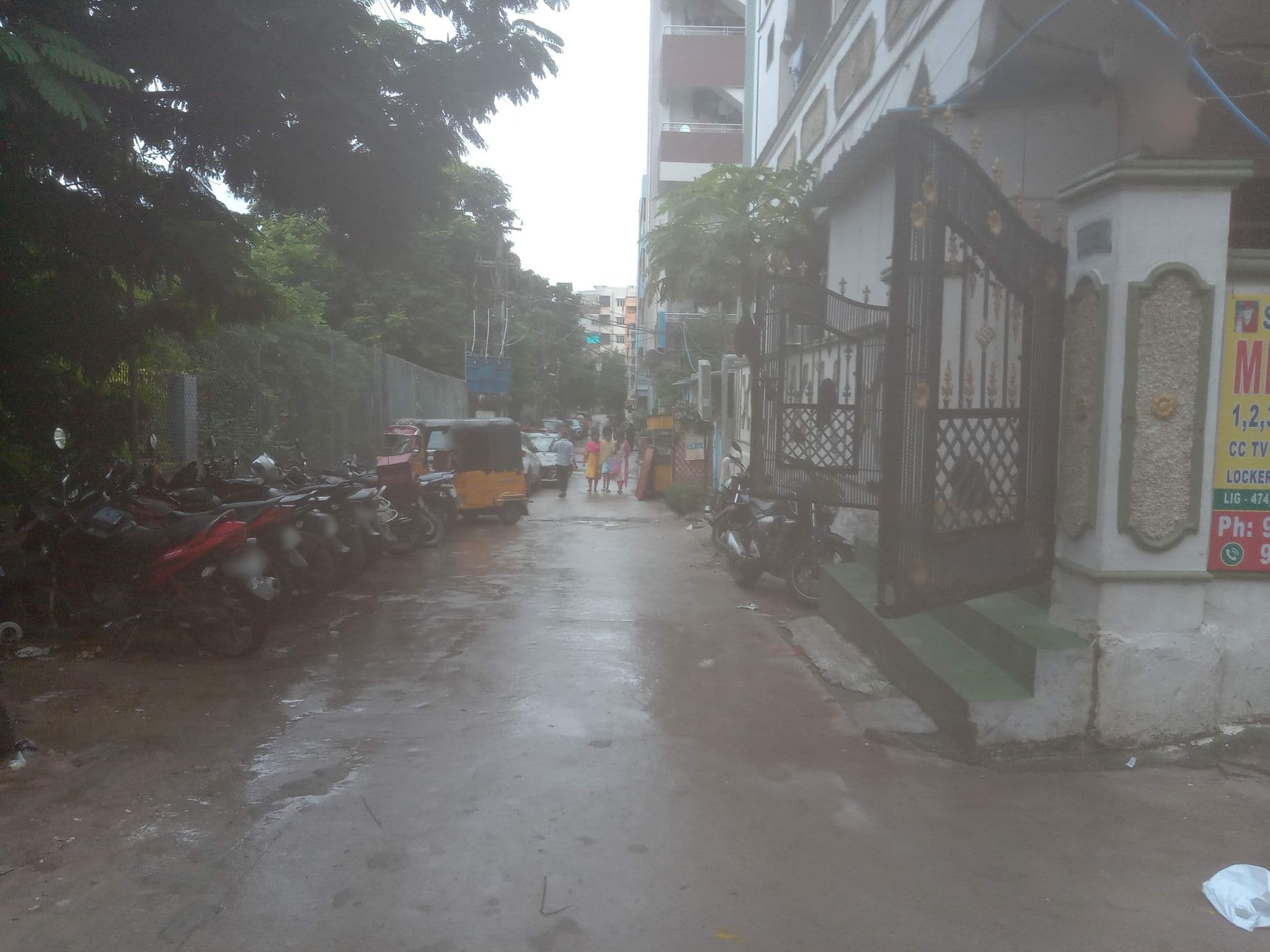 Street view near Lakshmi Hostel, Kukatpally