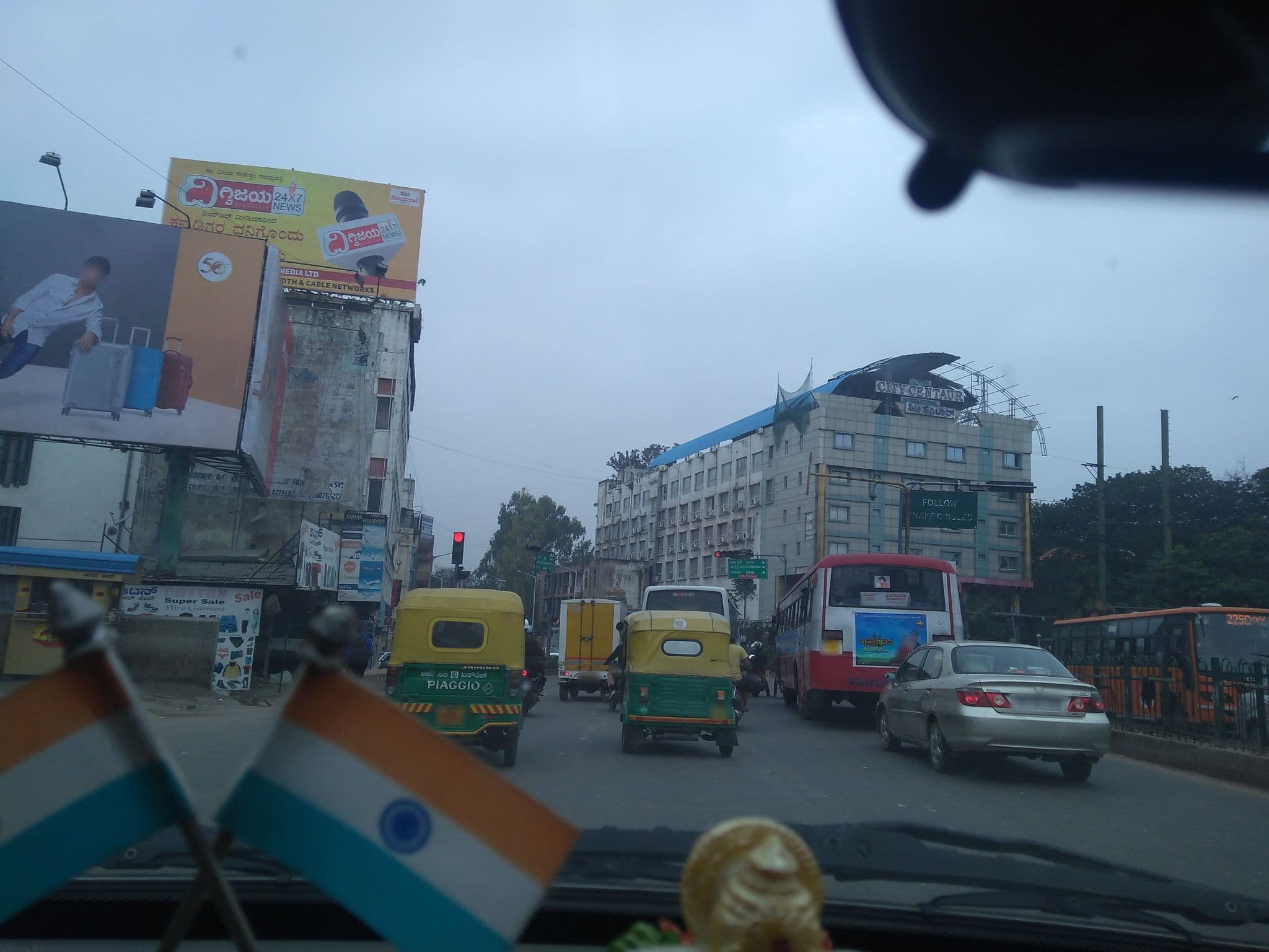 Street view near Hotel Adarsha Palace, Bengaluru