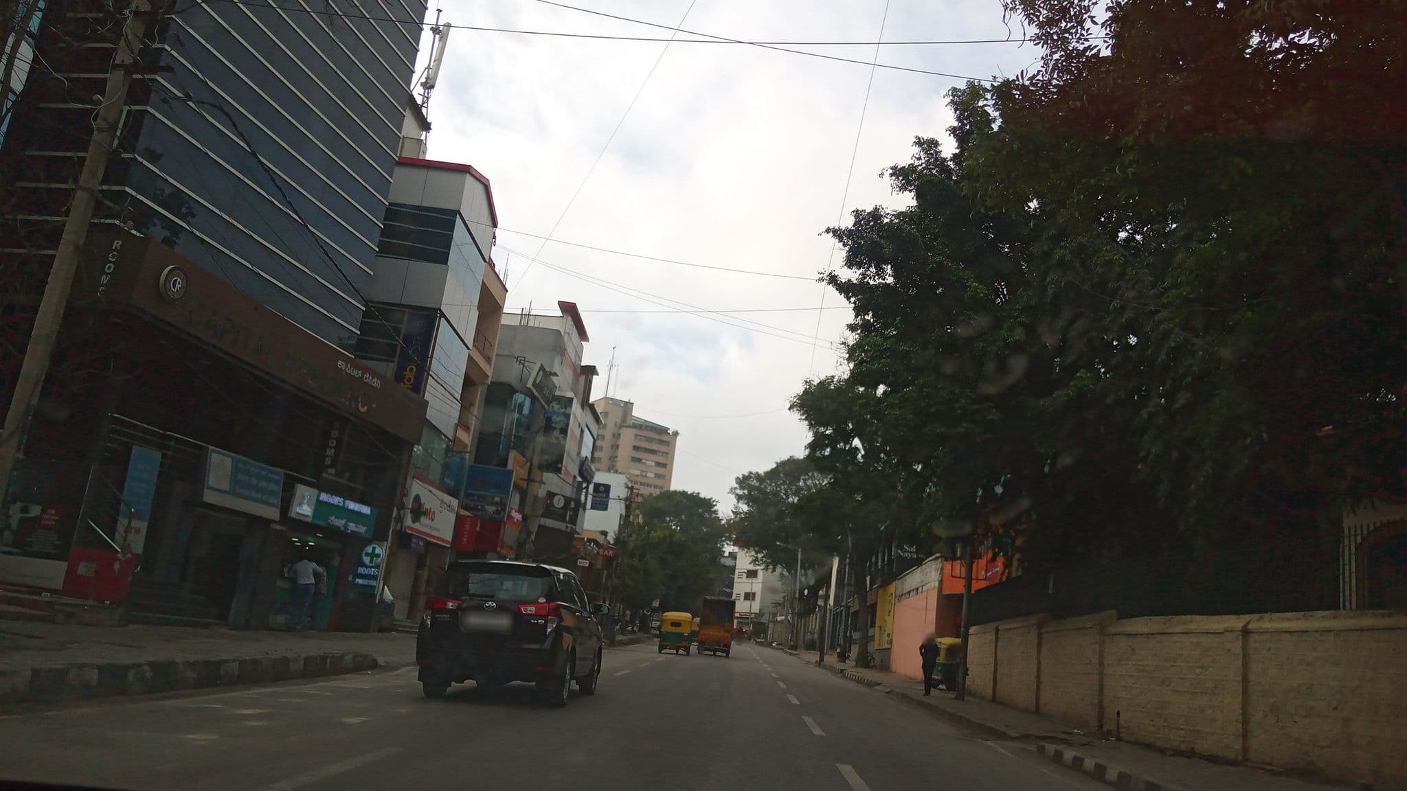 Street view near Ocea International, Bengaluru