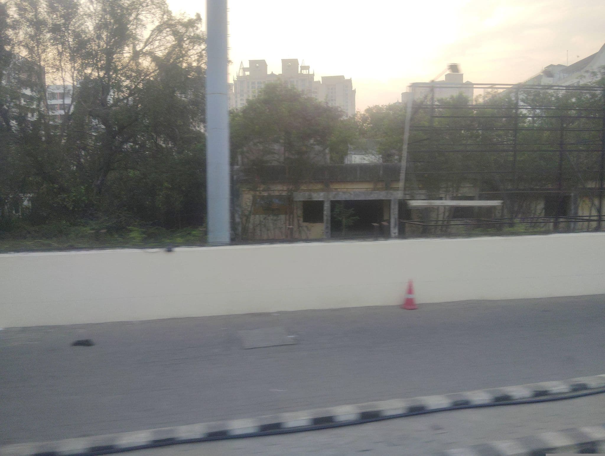 Street view near Pink hostel women, Nāvalūr — © arn1291 (CC BY-SA · Mapillary)