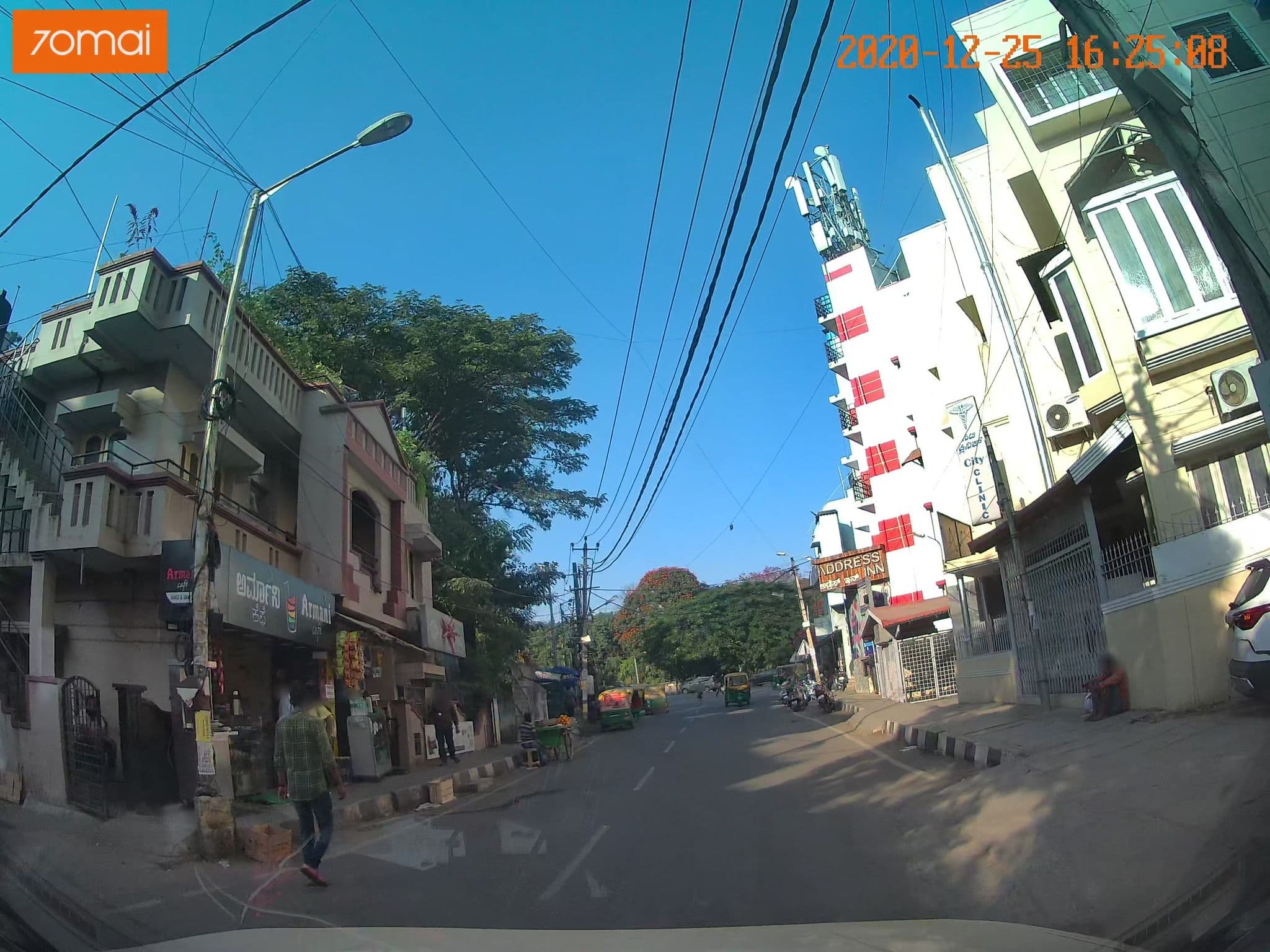 Street view near Comfy, Bengaluru