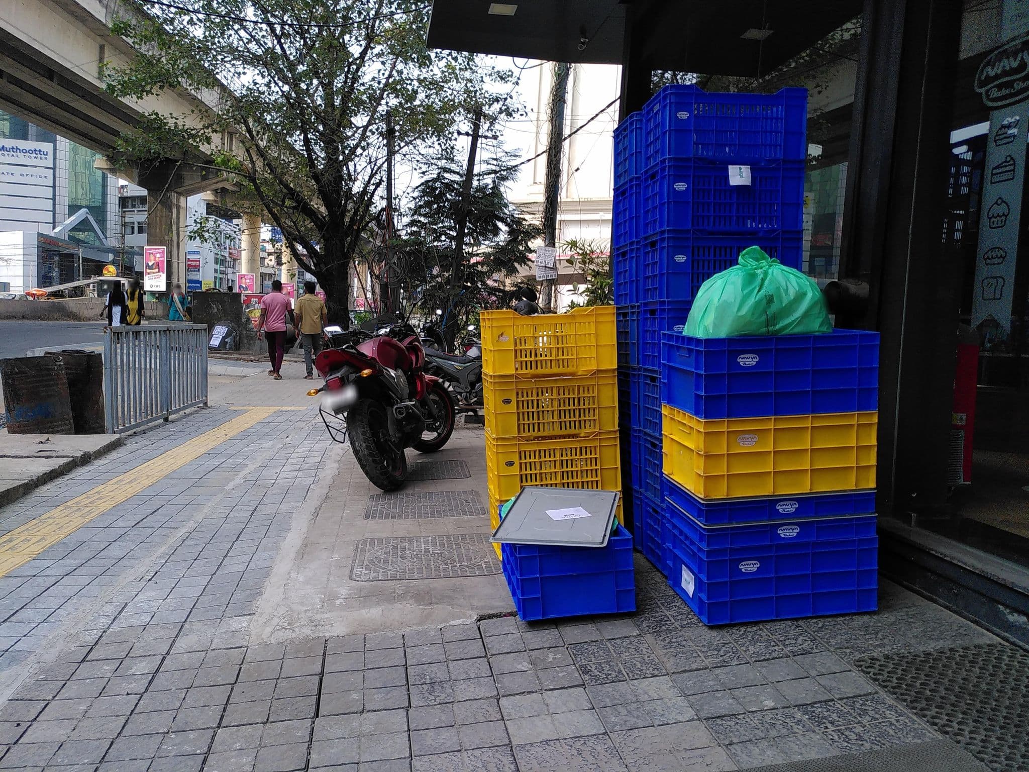 Street view near Gokulam Park, Mulavukad — © livableurbanism (CC BY-SA · Mapillary)