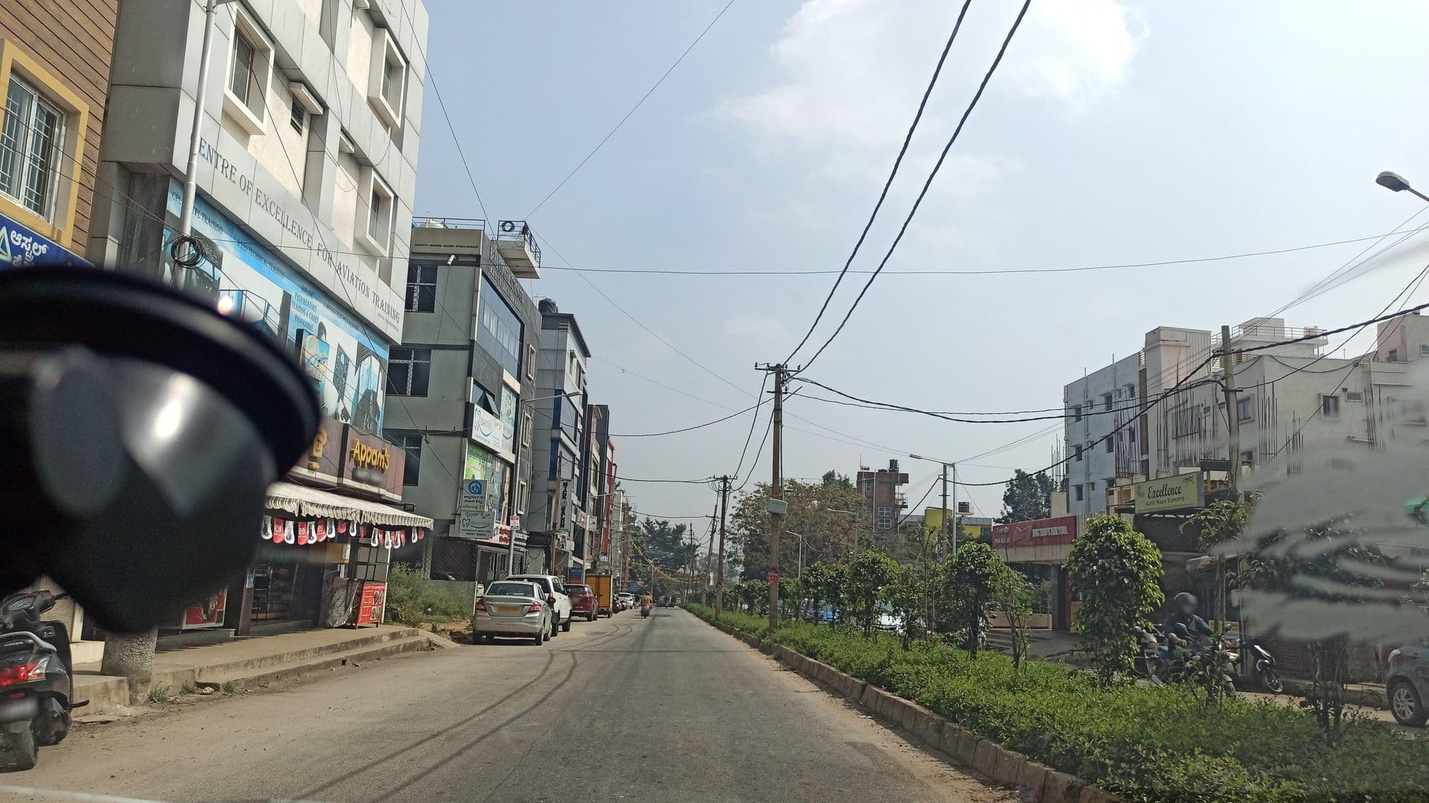 Street view near Treebo Hoppers stop, Yelahanka — © IBI (CC BY-SA · Mapillary)