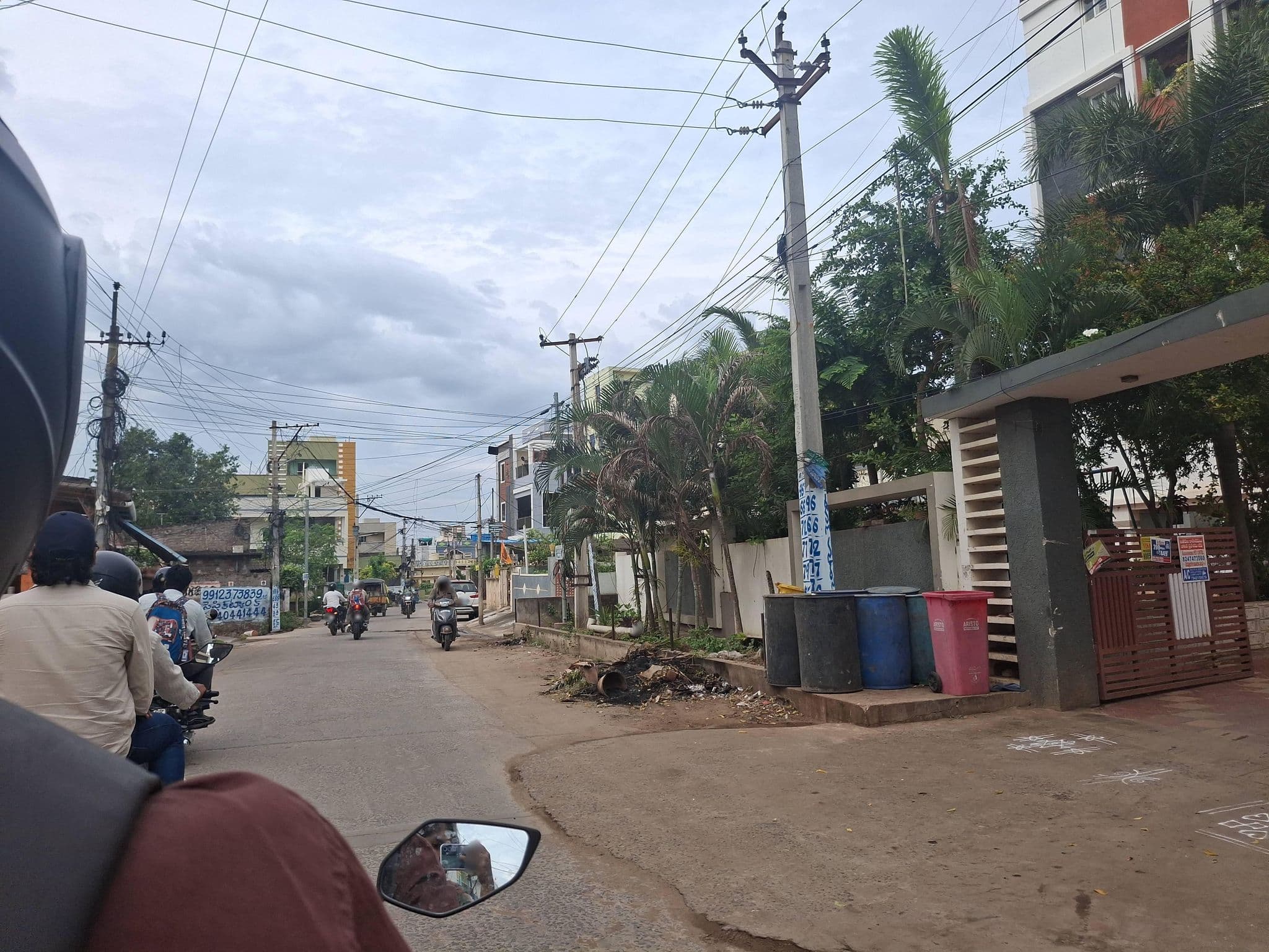 Street view near Sunrise towers, Kolanukonda — © venkatsai_80192 (CC BY-SA · Mapillary)