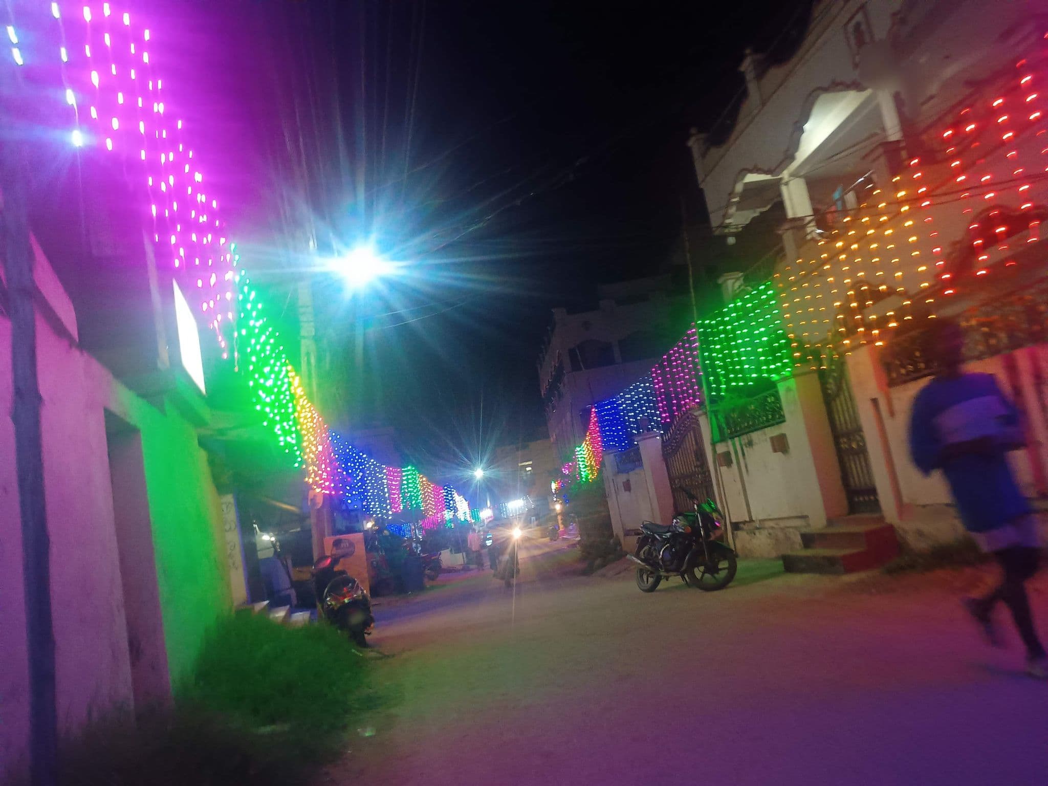 Street view near Siva Priya Boss Hostel, Vaddeswaram — © rushav (CC BY-SA · Mapillary)