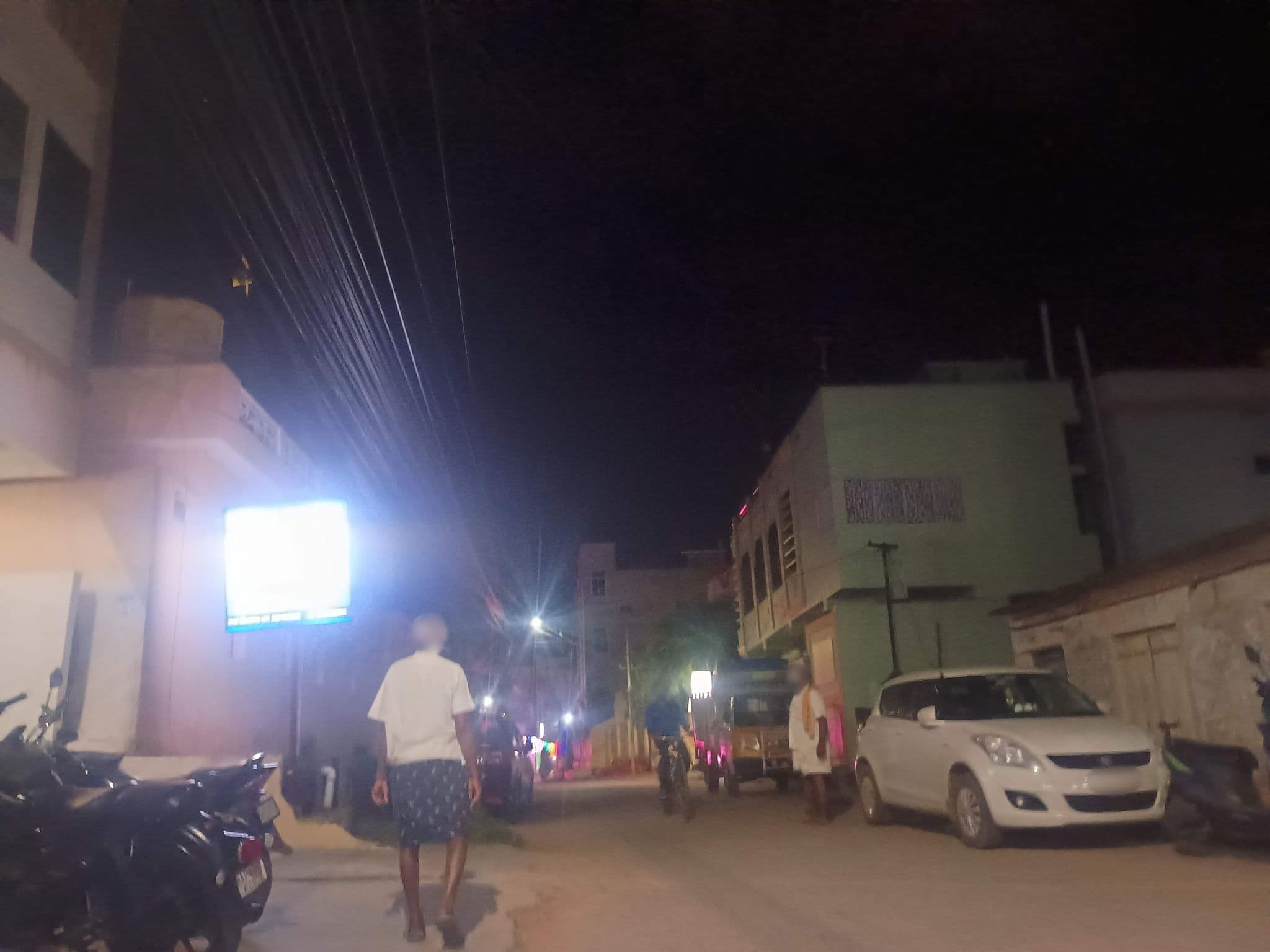 Street view near Sri Sai Keerthi s Boys Hostel, Vaddeswaram — © rushav (CC BY-SA · Mapillary)
