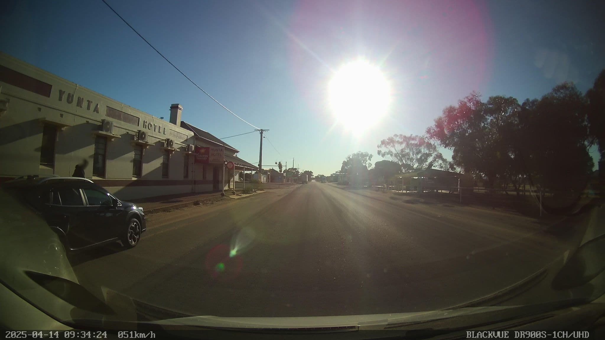 Street view near Yunta Hotel, Peterborough — © bob3bob3 (CC BY-SA · Mapillary)