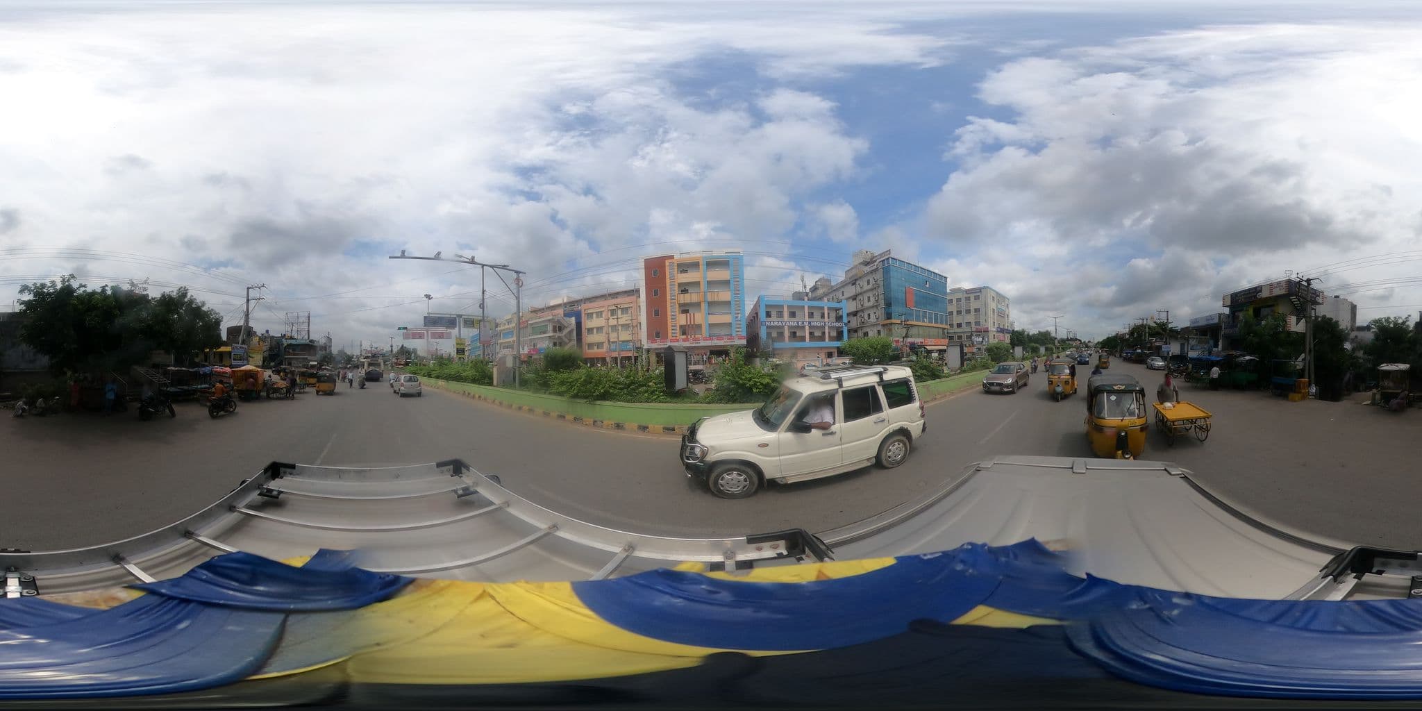 Street view near Kanishka Inn, Kurnool — © geomannar (CC BY-SA · Mapillary)