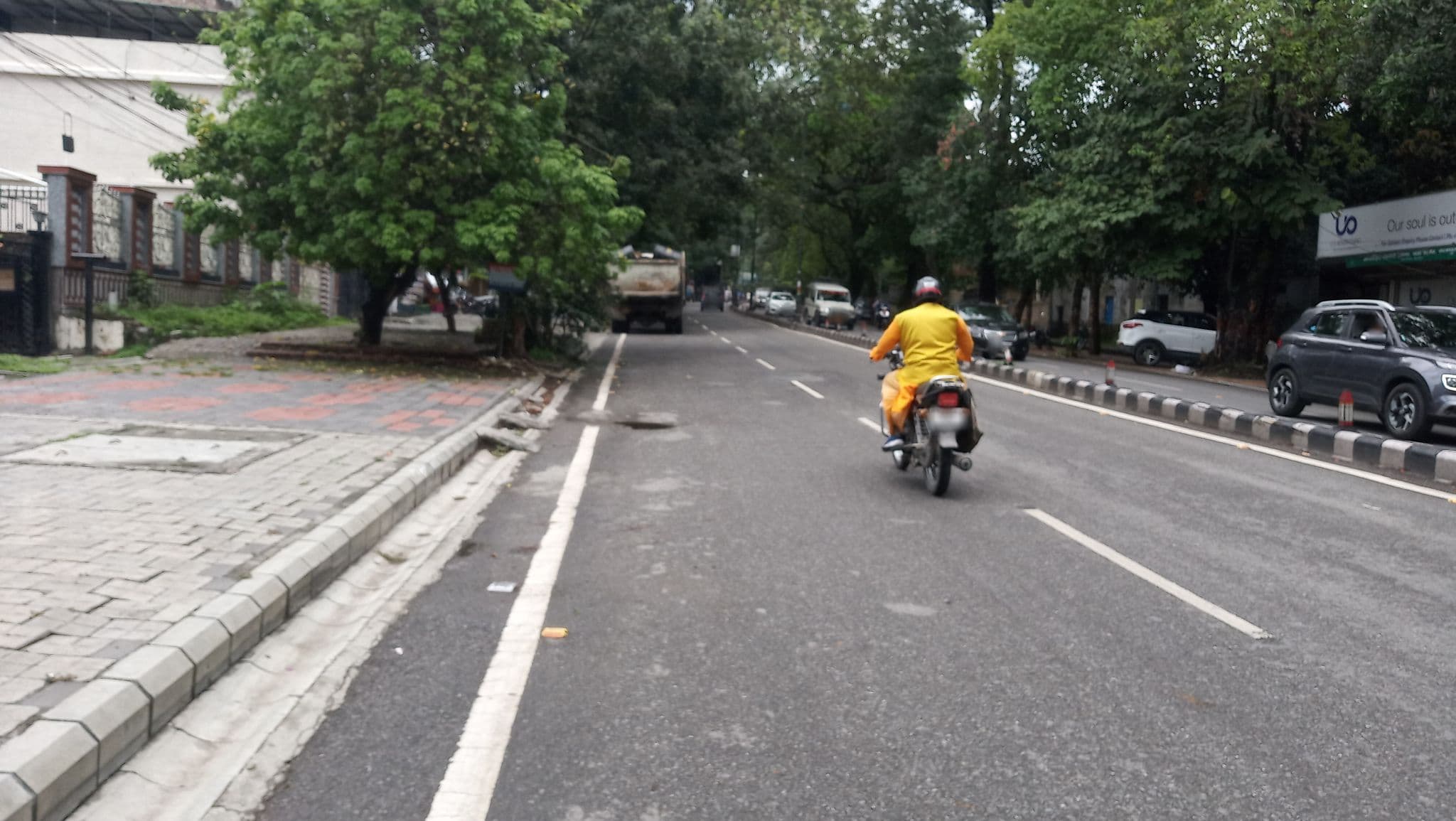Street view near Hotel Radiance, Dehradun — © paromita999 (CC BY-SA · Mapillary)