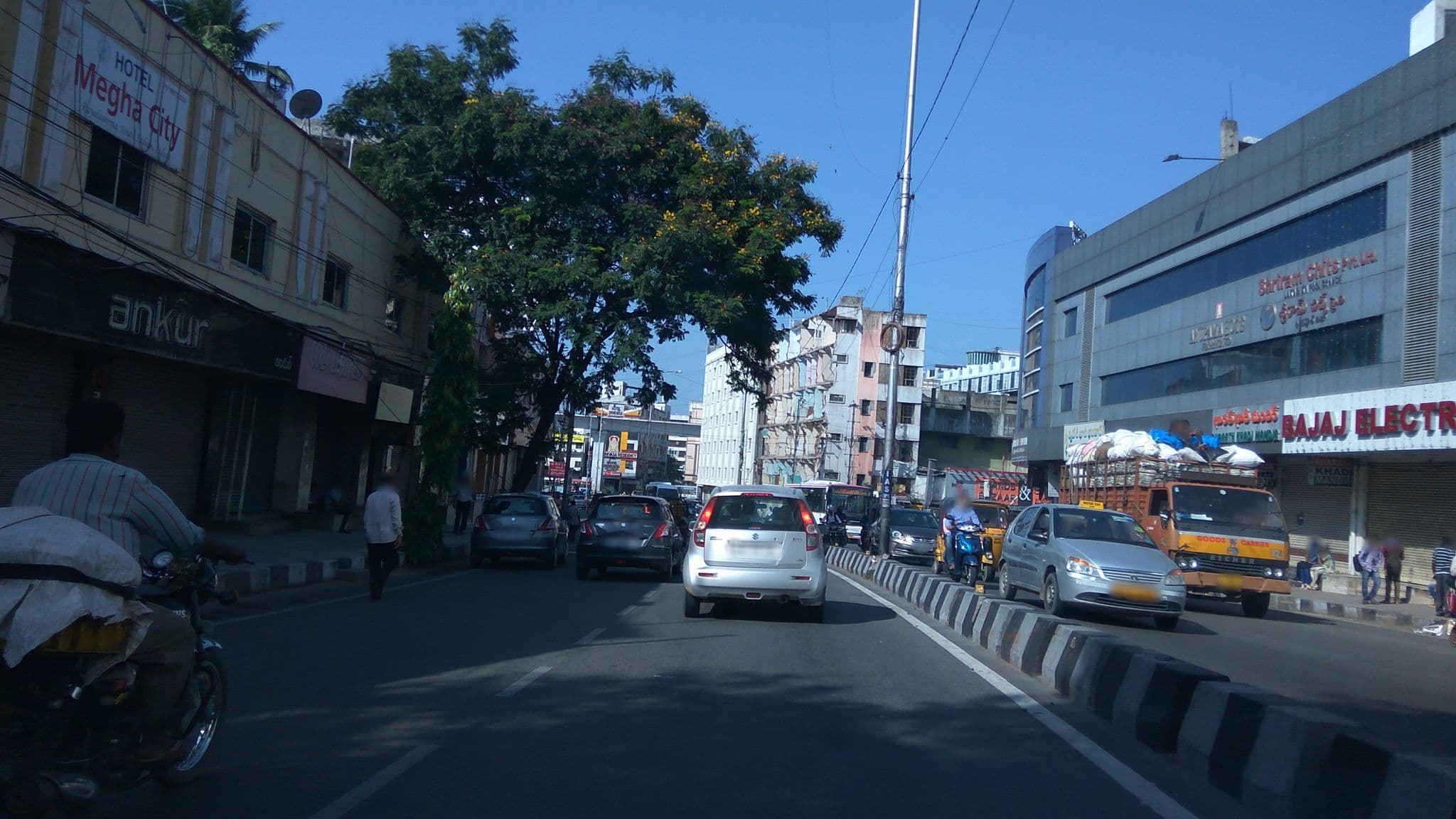 Street view near Animals Hotel, Hyderabad — © natarajakaveeti (CC BY-SA · Mapillary)