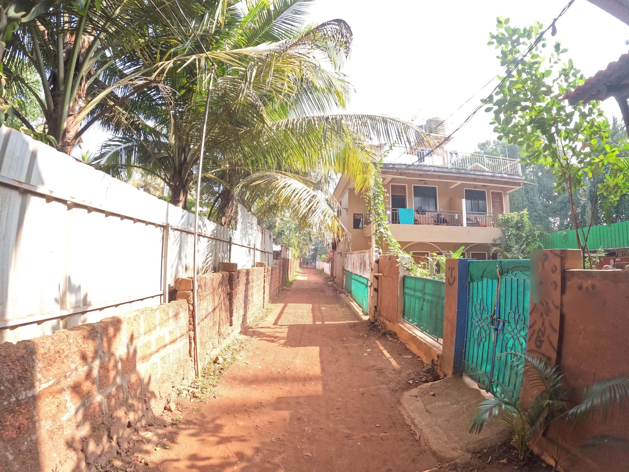 Street view near Shawn's Morjim Enclave, Morjim — © lucomsky (CC BY-SA · Mapillary)