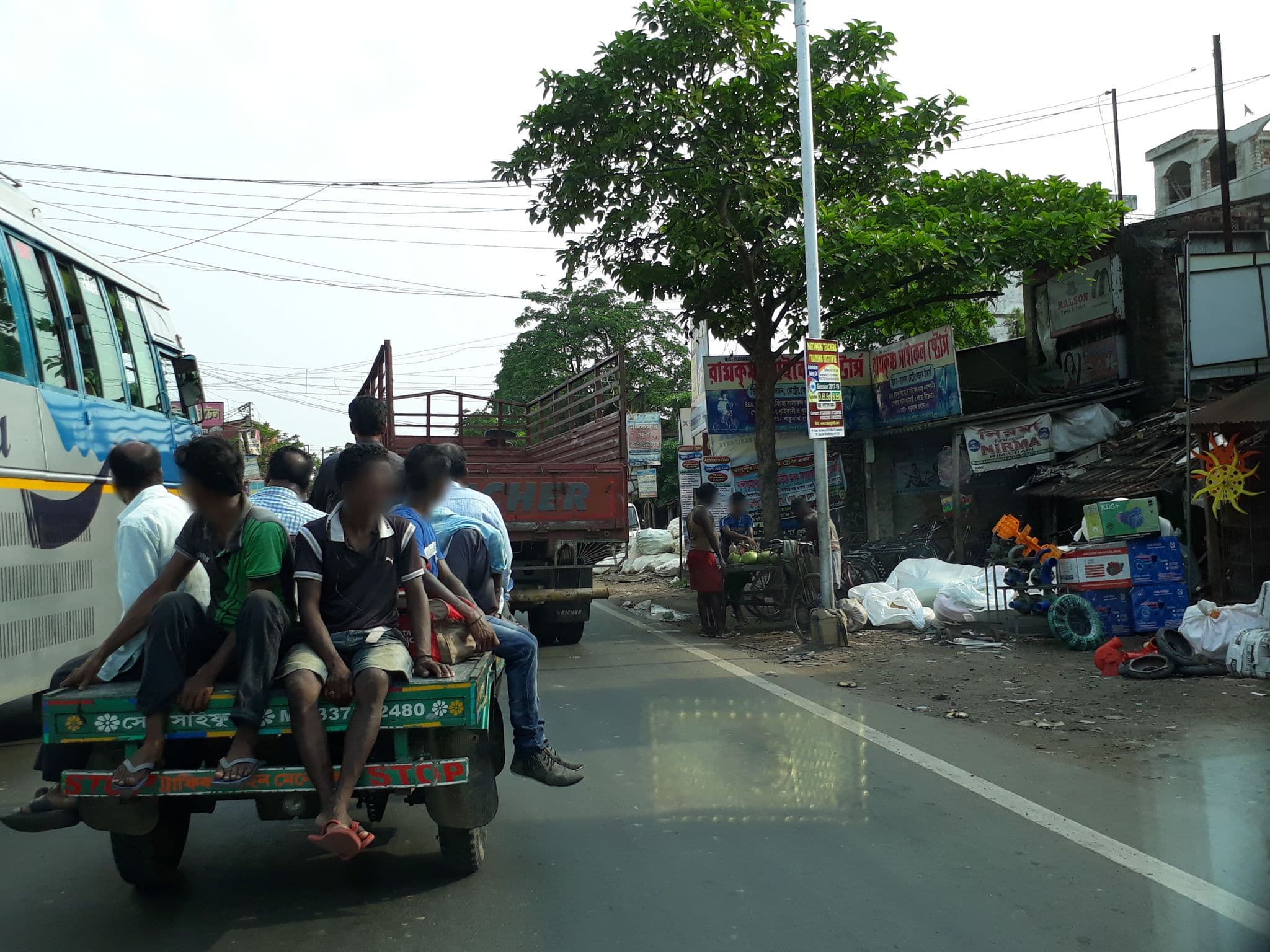 Street view near Pathasathi, Mahīshādal — © maiti21 (CC BY-SA · Mapillary)
