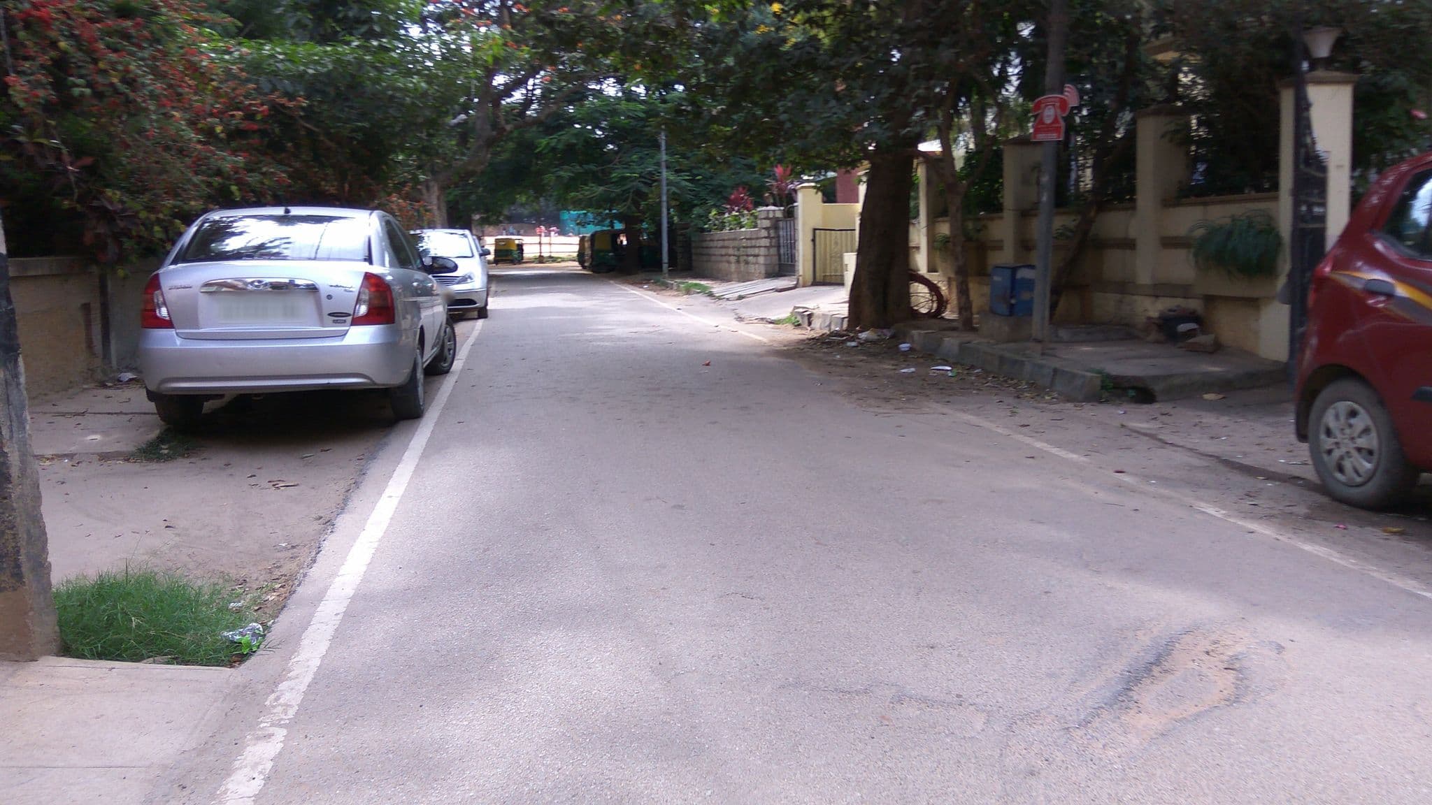 Street view near Parkside Manor, Bengaluru