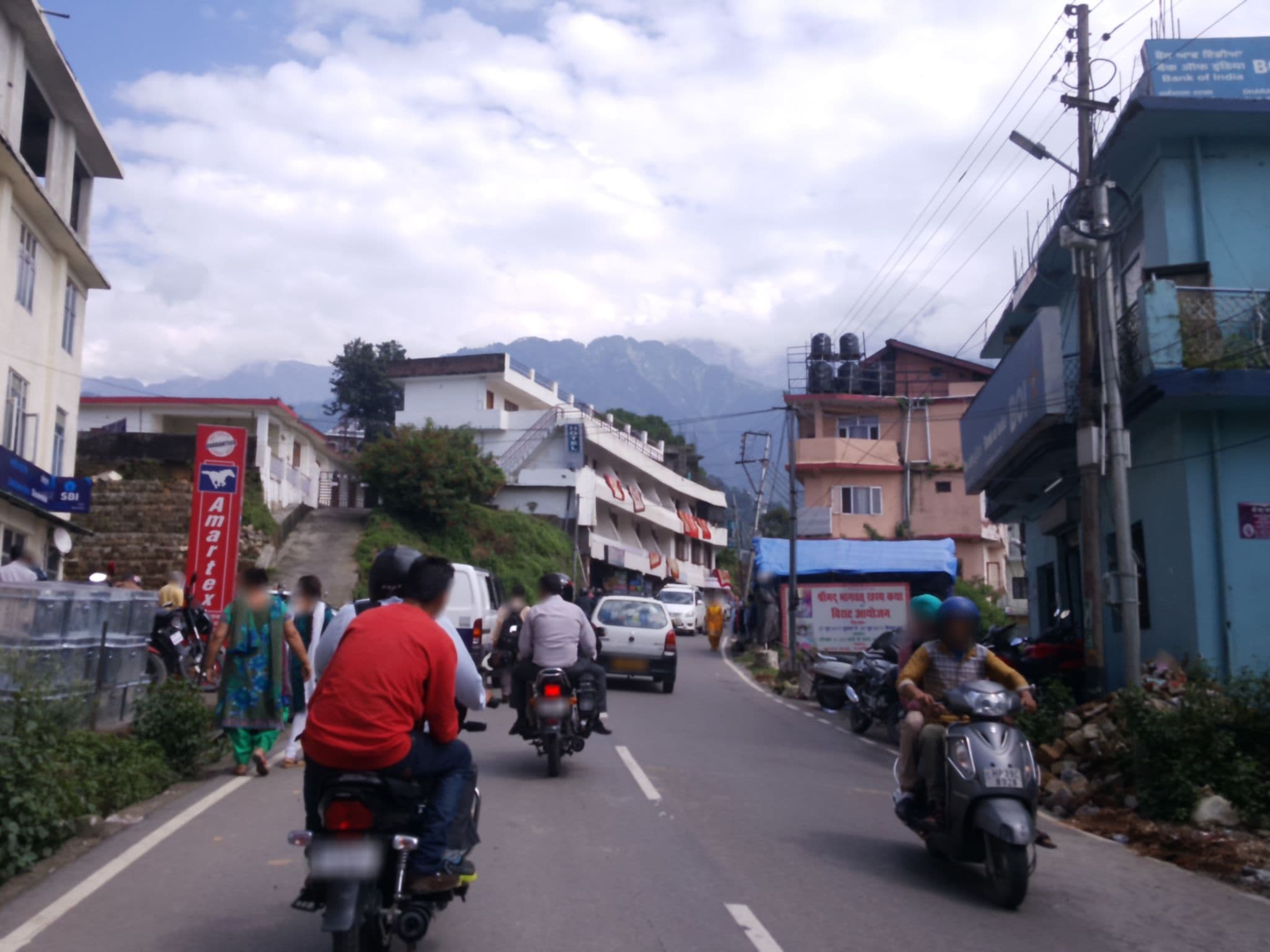 Street view near Hotel Dewan Palace, Dharamsala — © soale (CC BY-SA · Mapillary)