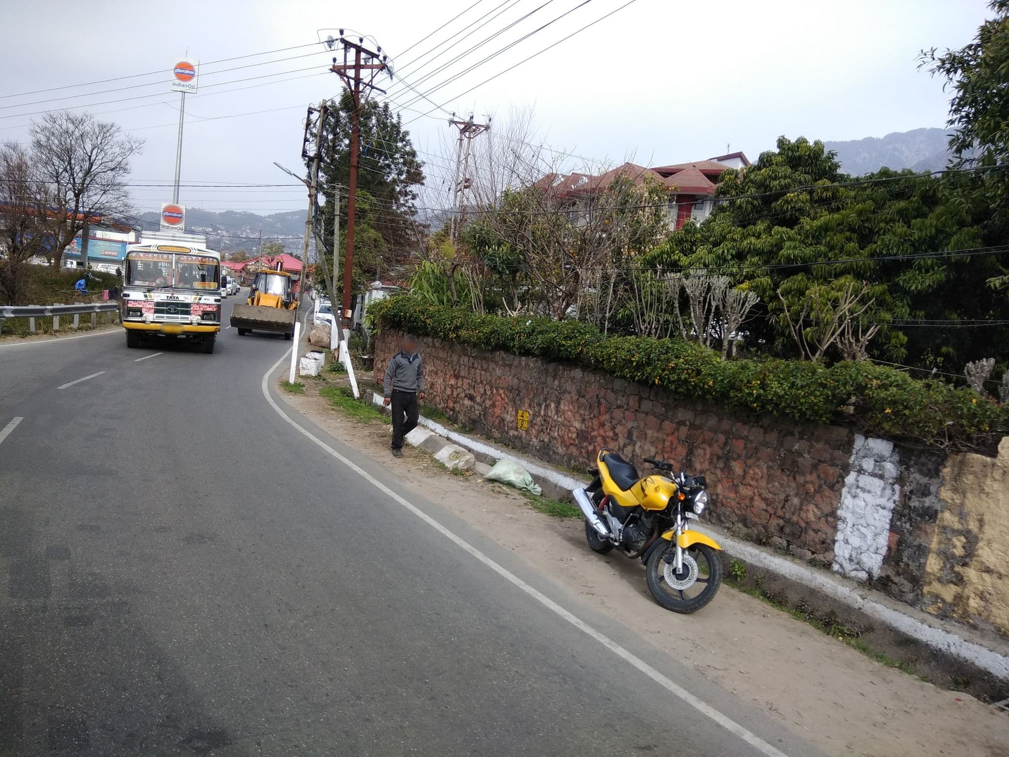 Street view near Hotel Dharamshala Paradise, Yol Cantonment — © bholekibhasam (CC BY-SA · Mapillary)