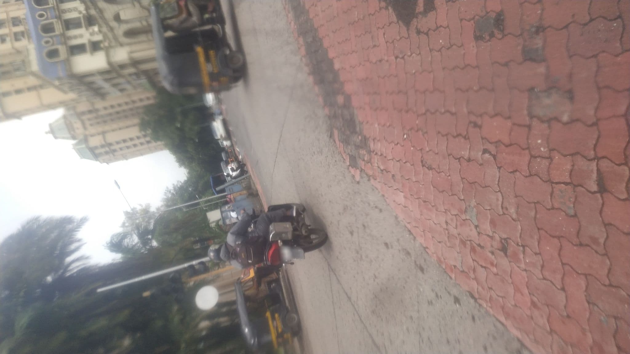Street view near Rodas - An Ecotel Hotel, Powai — © tahreer (CC BY-SA · Mapillary)