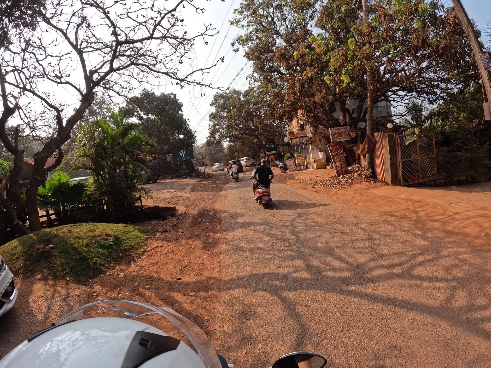 Street view near Jamboree creek yoga, Mandrem — © lucomsky (CC BY-SA · Mapillary)
