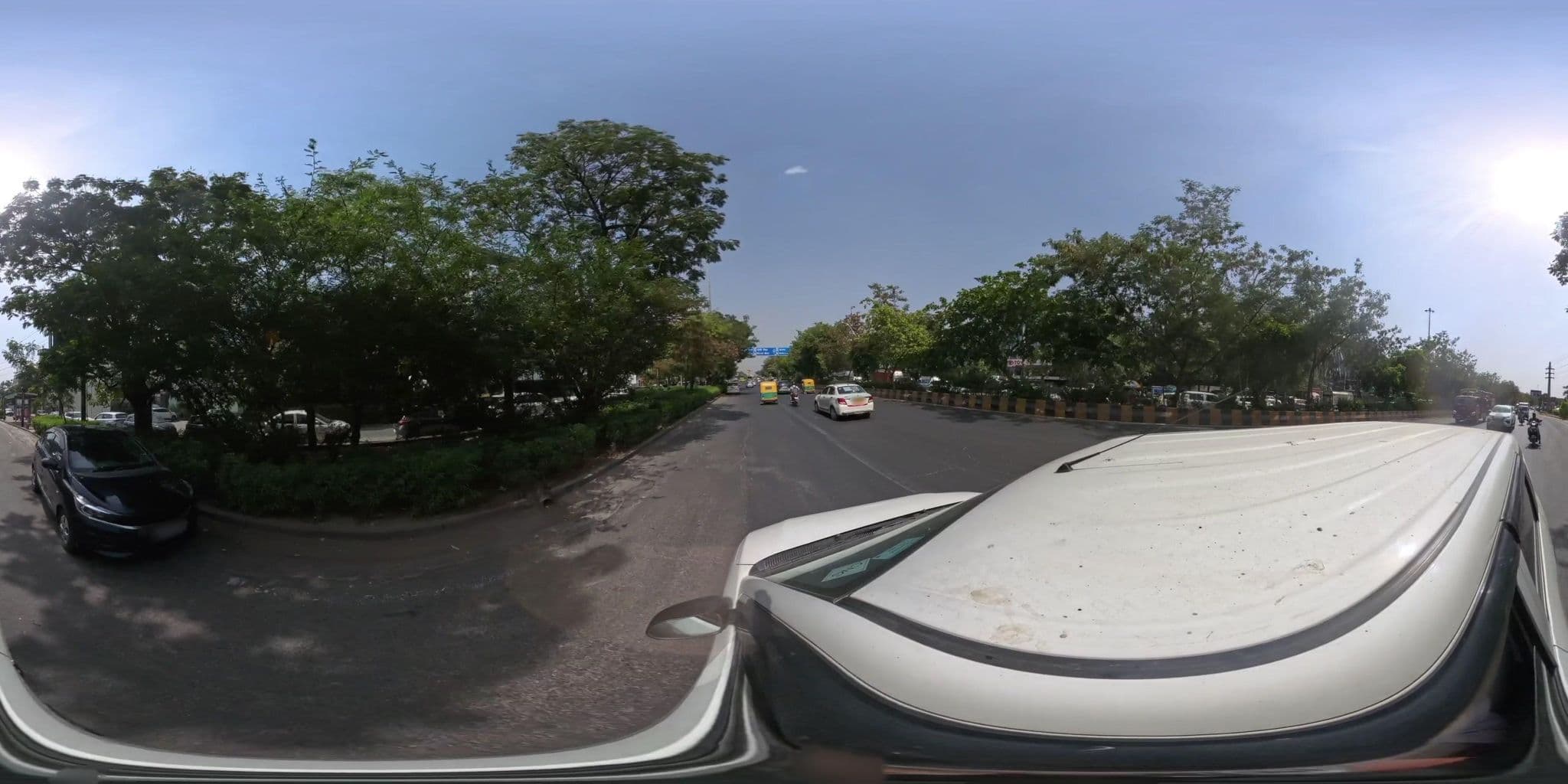 Street view near Karon Hotels, Kotla Mahigiran — © skysign (CC BY-SA · Mapillary)