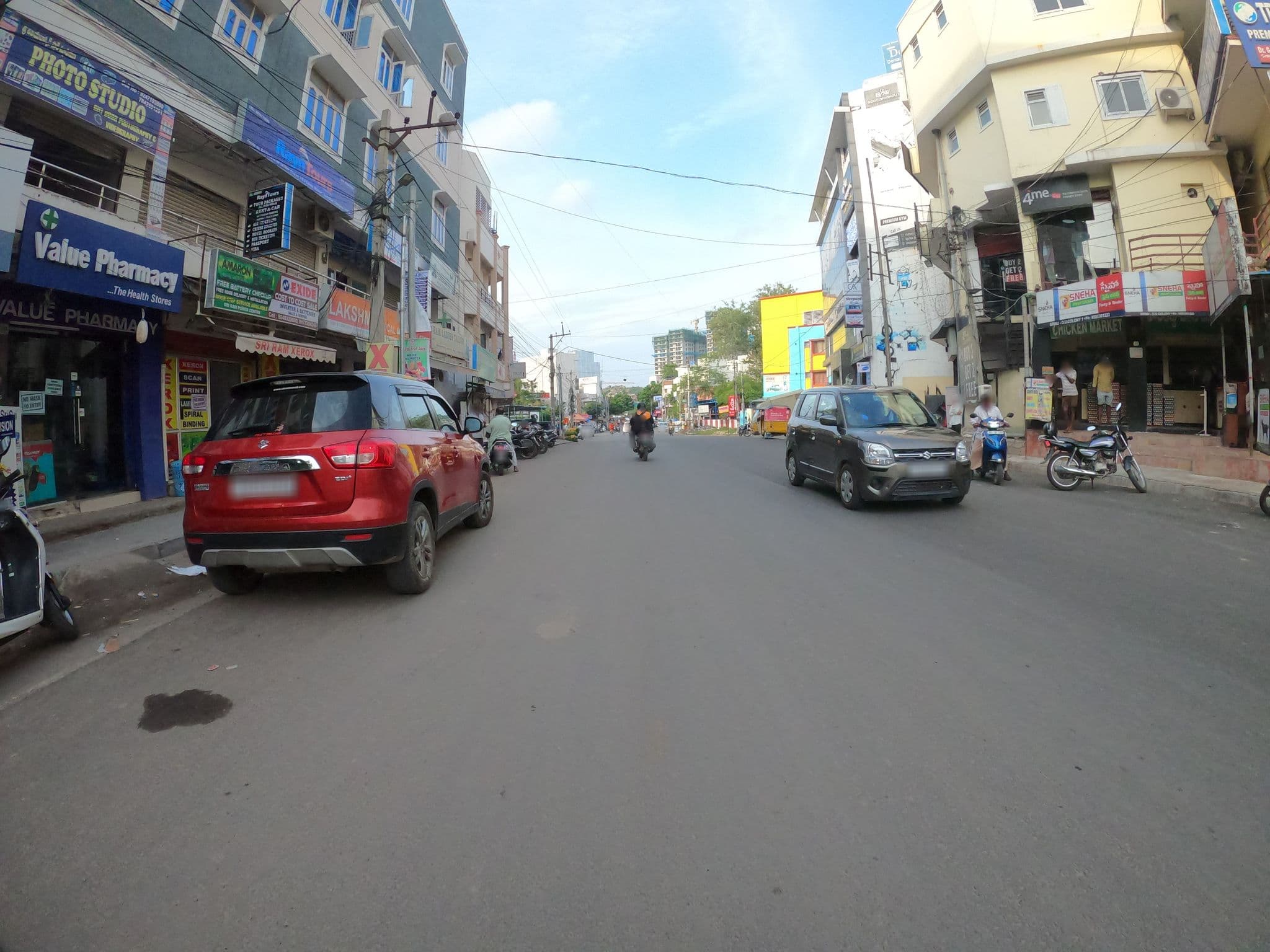 Street view near srilakshmi carry point, Nārsingi — © pra1985 (CC BY-SA · Mapillary)