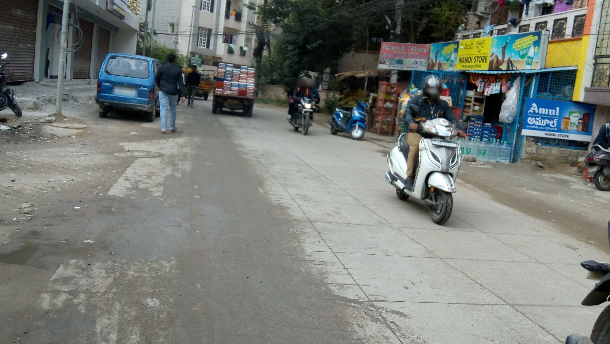 Street view near Anupama mens hostel, Kukatpally
