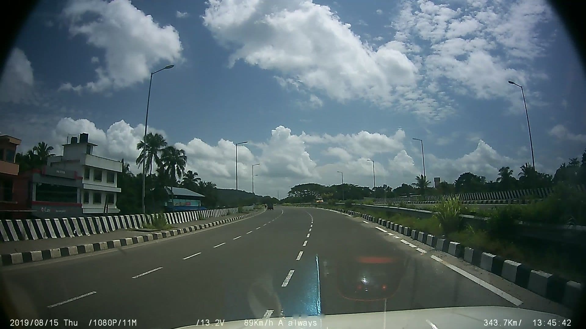 Street view near sreesharavana bhavan, Kozhukkully — © johnichan (CC BY-SA · Mapillary)