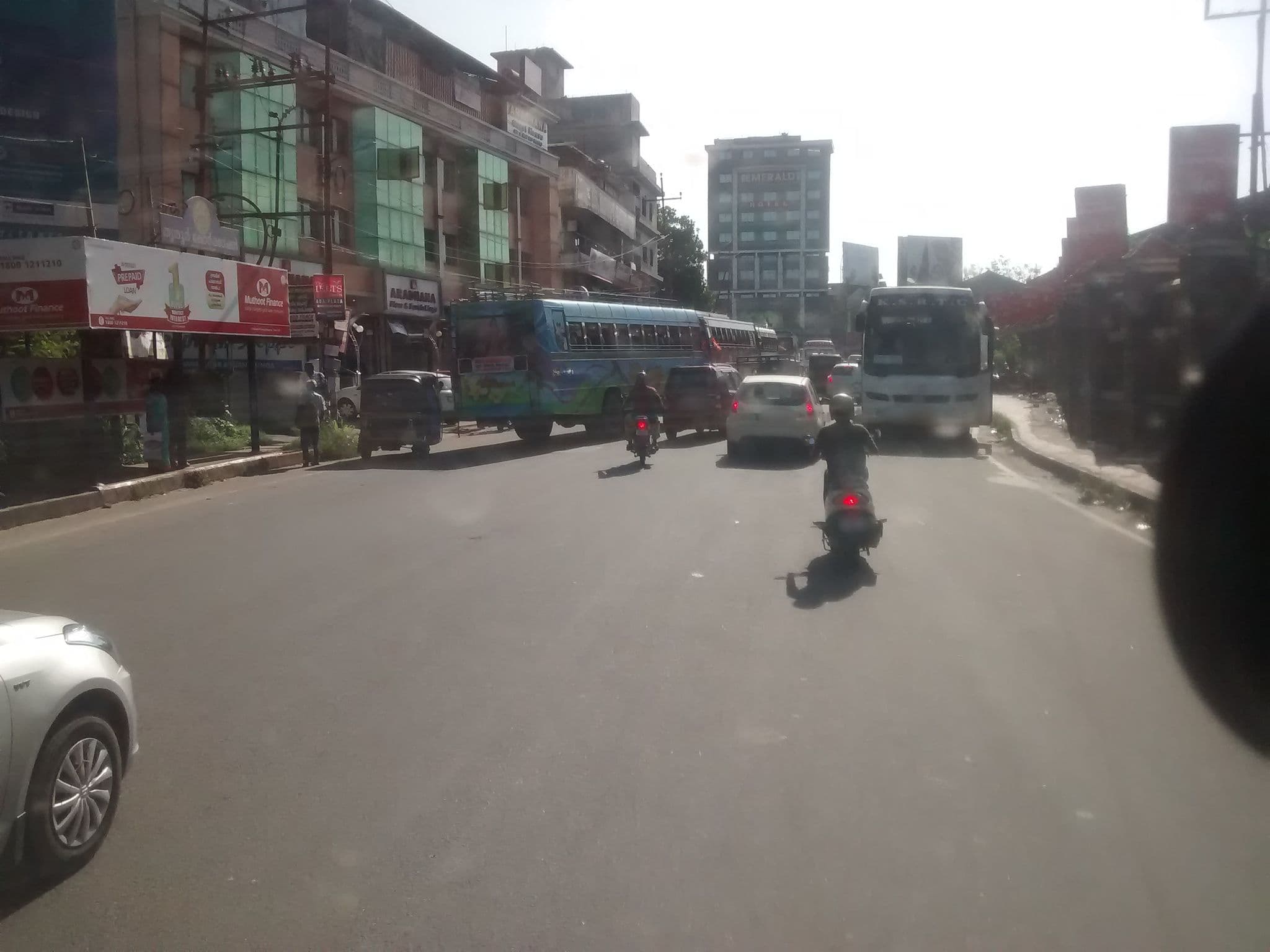 Street view near Hotel Aaradhana Pure Vegetarian, Thrissur — © chethan (CC BY-SA · Mapillary)