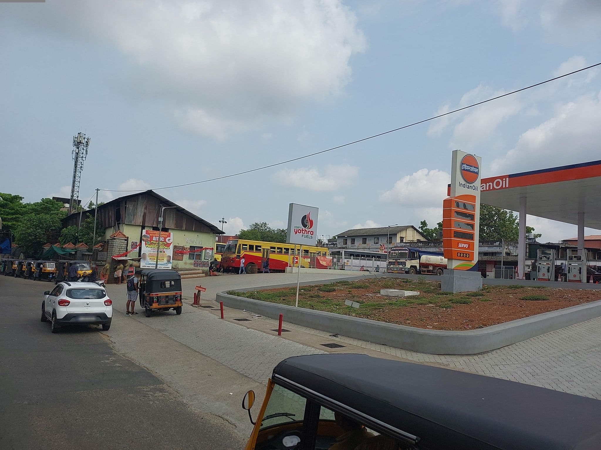 Street view near Hotel Majestic, Thrissur — © V15 (CC BY-SA · Mapillary)