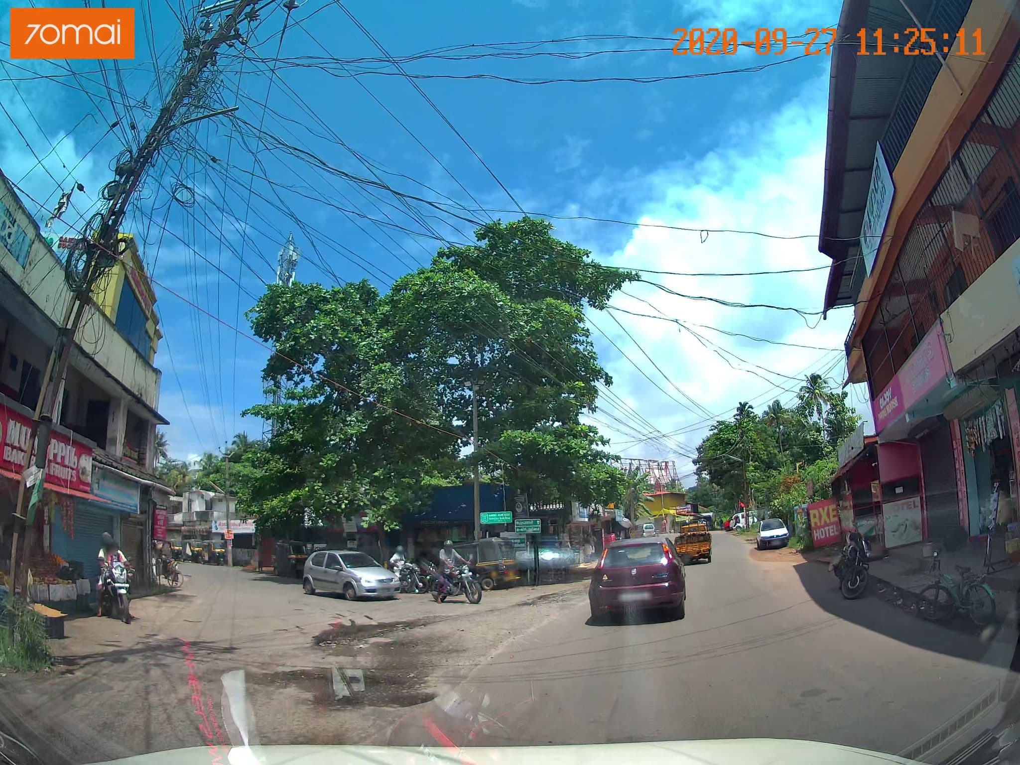 Street view near RXE hotel, Vatakemuri — © johnichan (CC BY-SA · Mapillary)