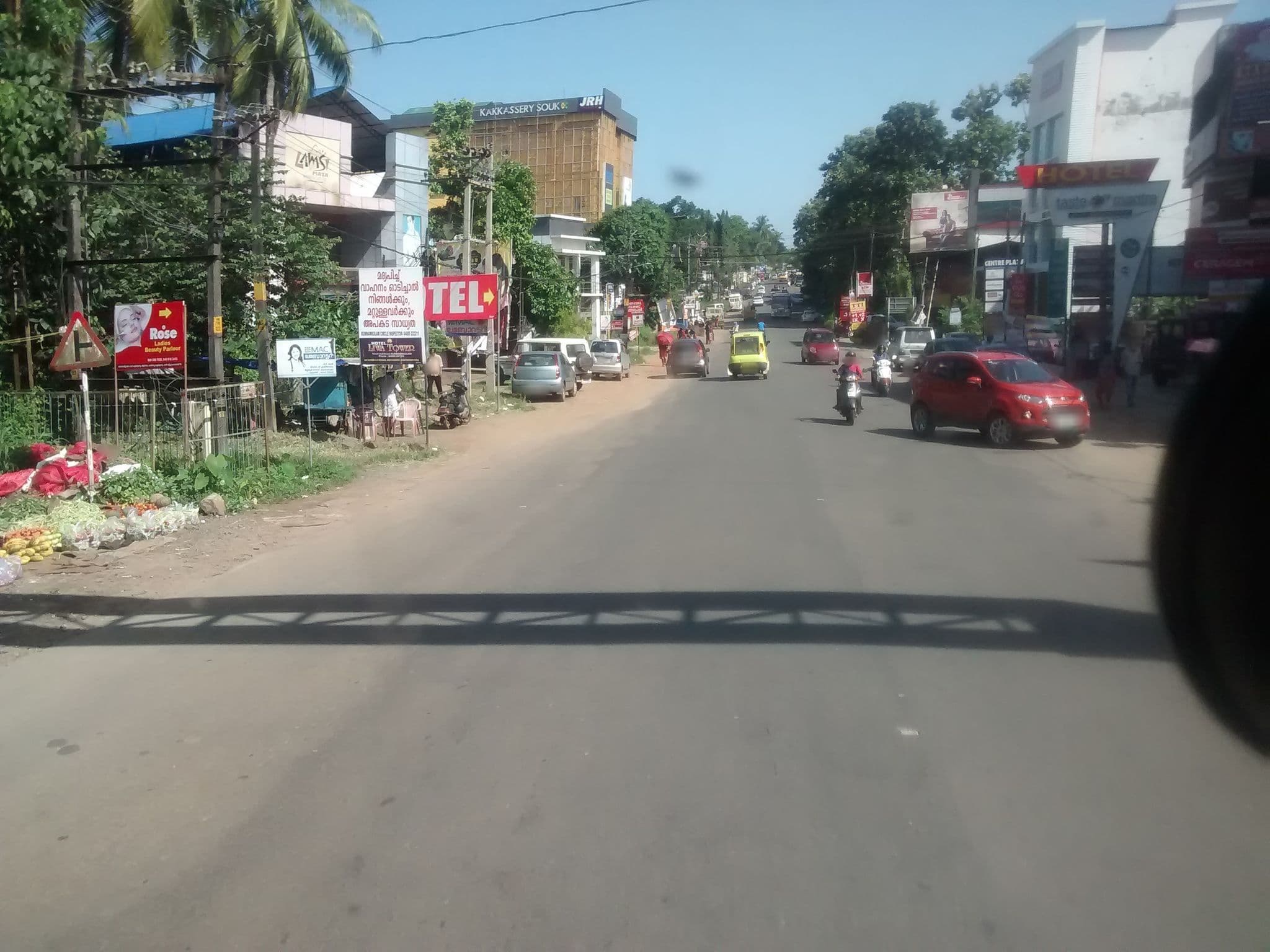 Street view near Taste Mantra, Kunnamkulam — © chethan (CC BY-SA · Mapillary)