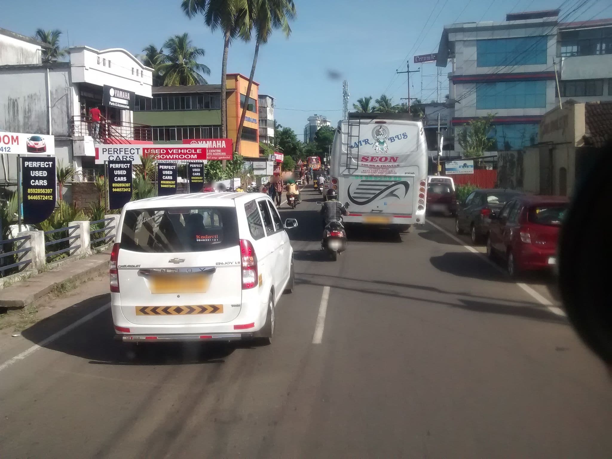 Street view near krishna hotel, Thrissur — © chethan (CC BY-SA · Mapillary)