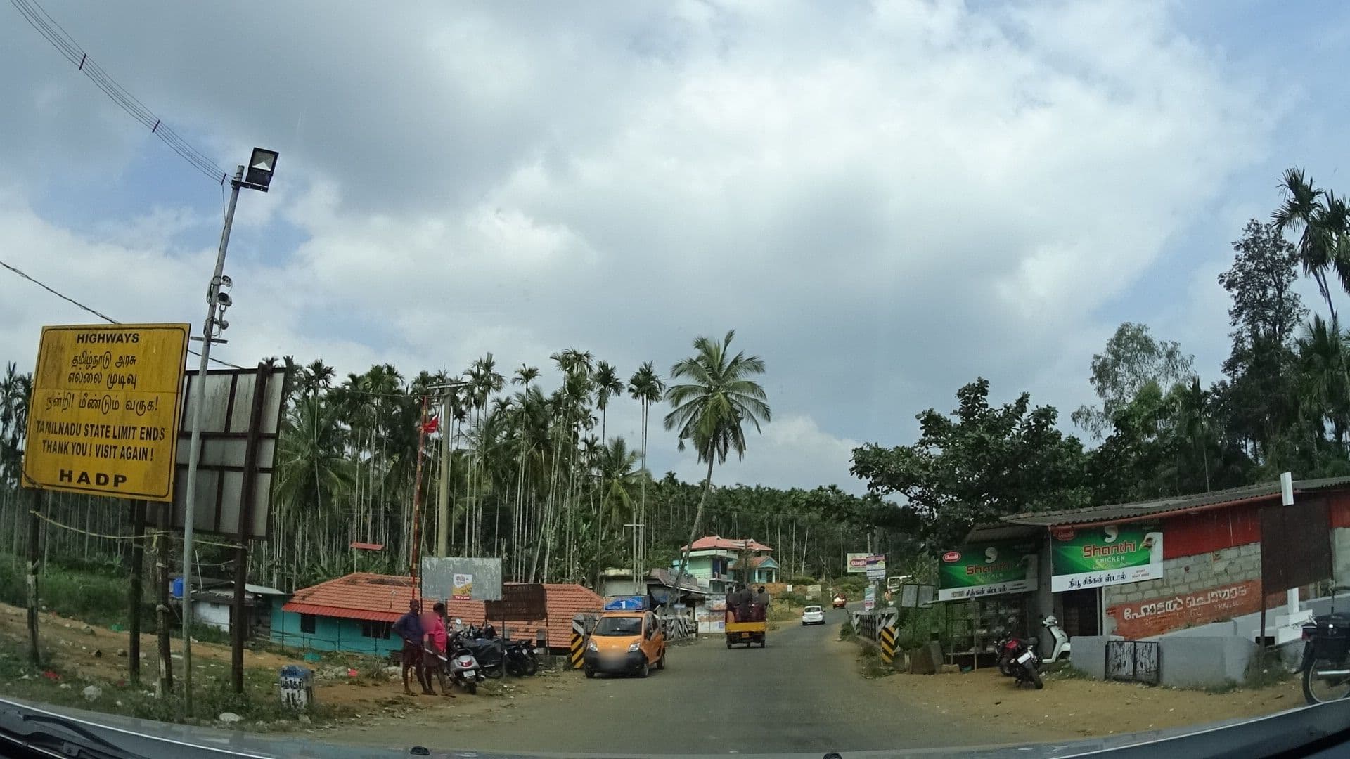 Street view near orchid hotel and bakkery, Tondalam — © geohacker (CC BY-SA · Mapillary)