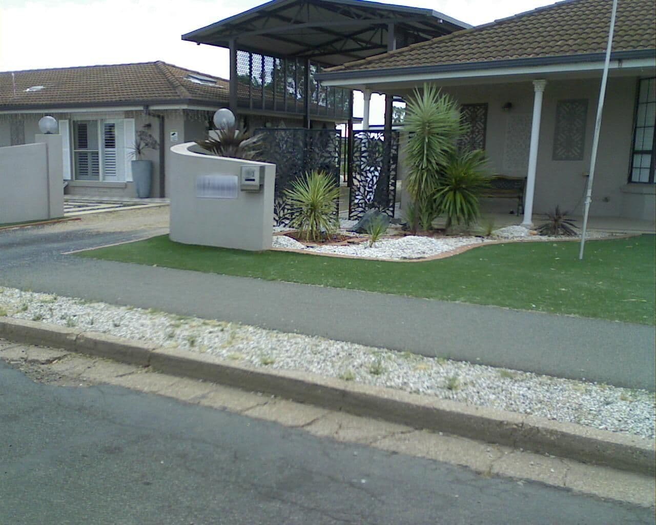 Street view near Cameo Inn, West Wyalong — © bob3bob3 (CC BY-SA · Mapillary)